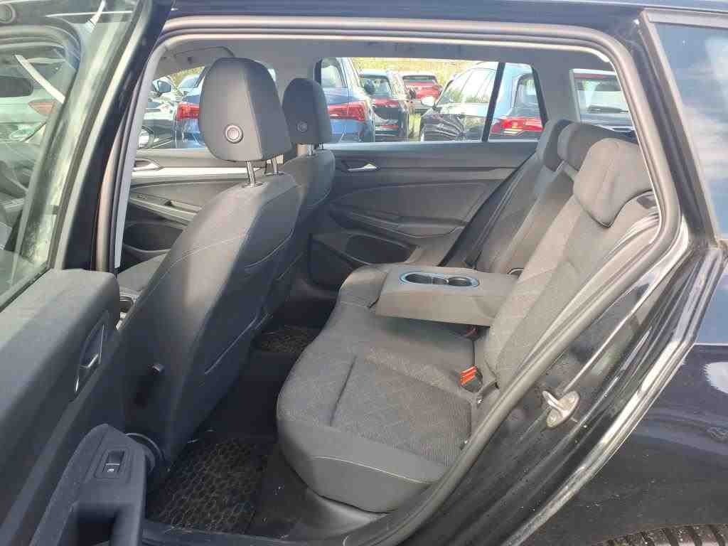 Volkswagen Golf VIII Variant 2.0 TDI Life Navi LED ACC