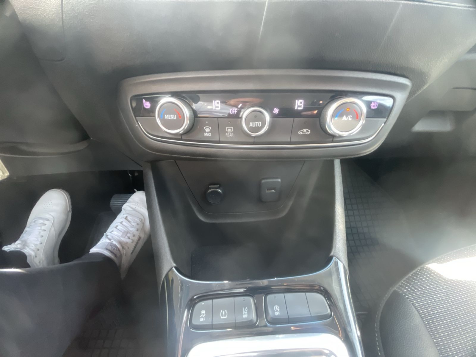 Opel Crossland Elegance 1.2 Turbo  GRA Sitzhzg
