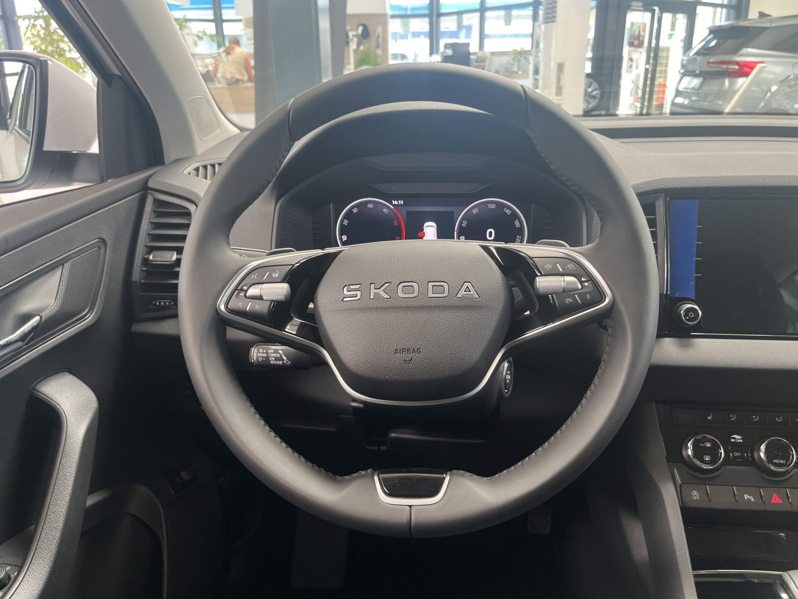 Skoda Karoq Tour 2,0 TDI DSG ACC AHK NAVI RFK KESSY