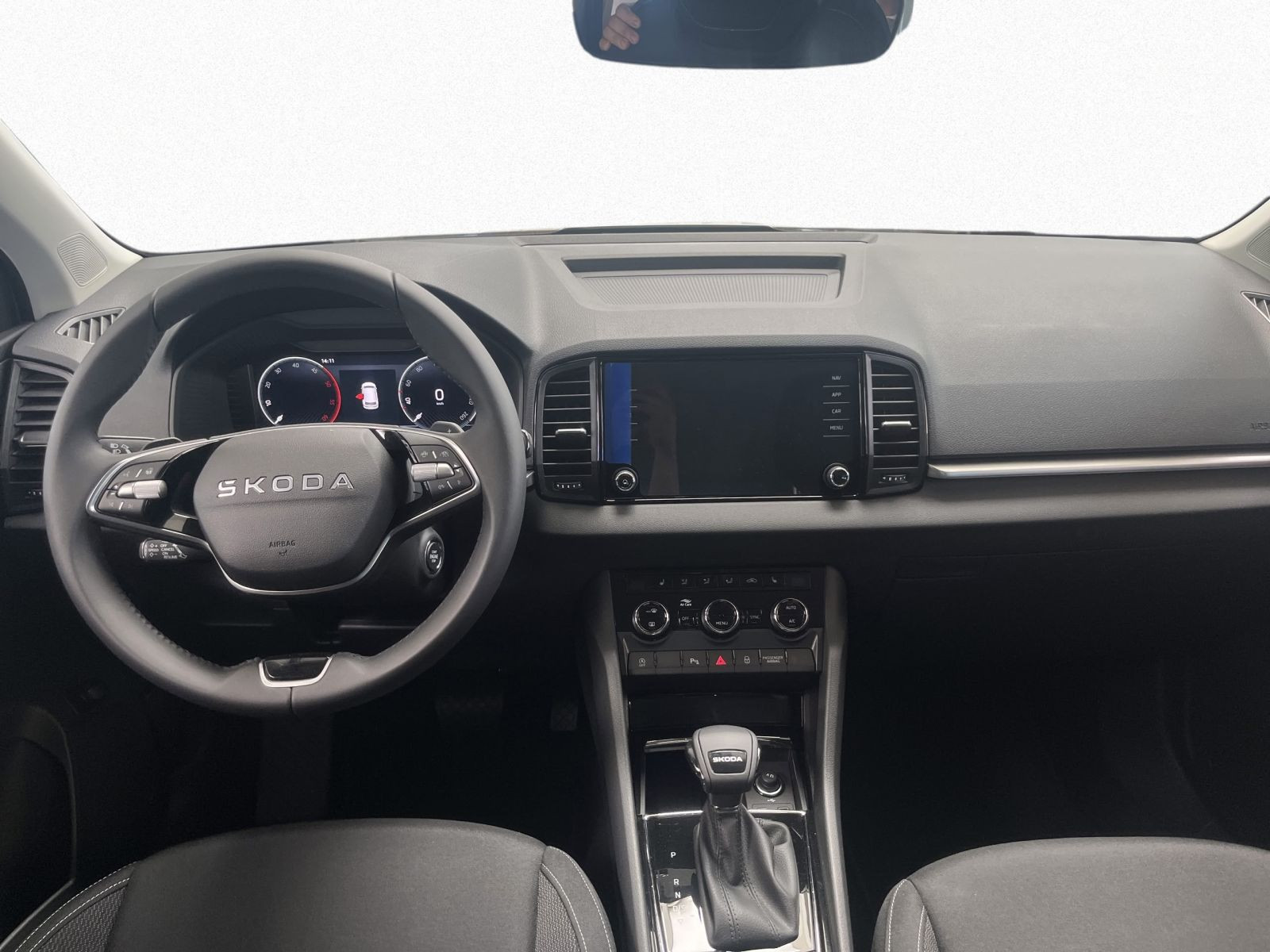 Skoda Karoq Tour 2,0 TDI DSG ACC AHK NAVI RFK KESSY