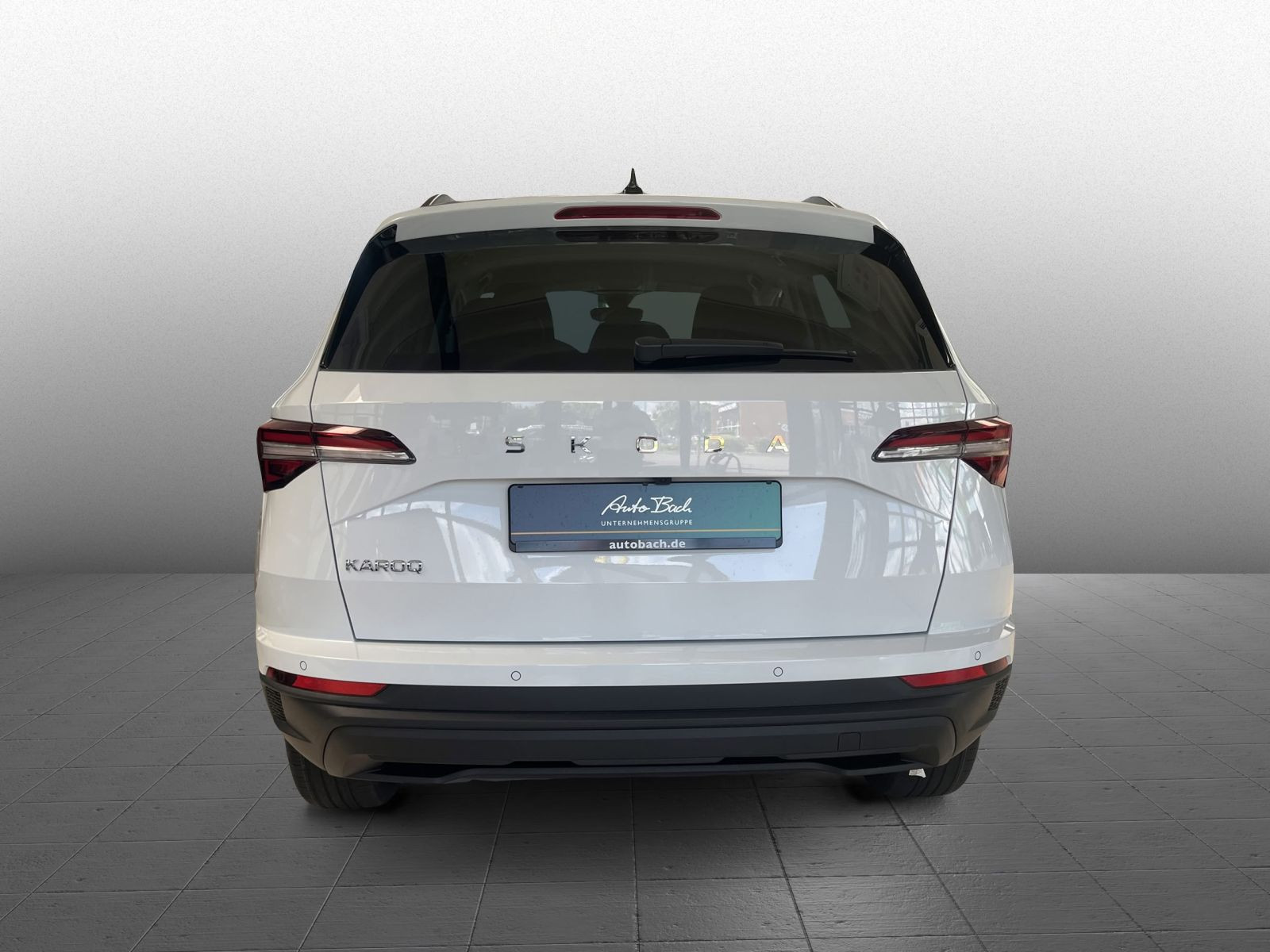 Skoda Karoq Tour 2,0 TDI DSG ACC AHK NAVI RFK KESSY