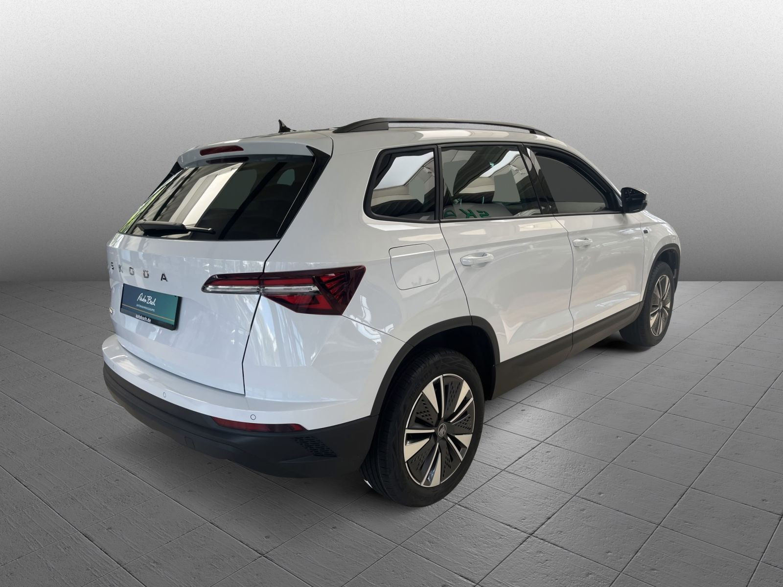 Skoda Karoq Tour 2,0 TDI DSG ACC AHK NAVI RFK KESSY