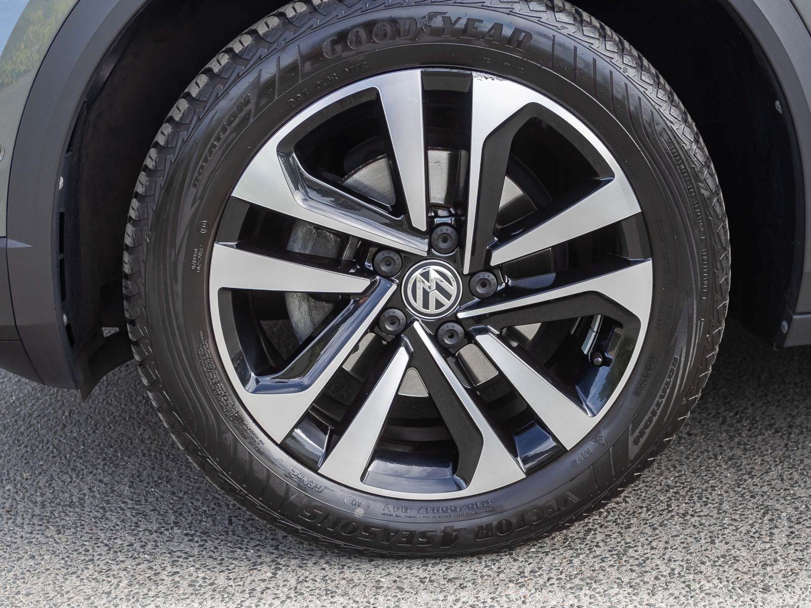 Volkswagen T-ROC 1.5 TSI DSG IQ.DRIVE, Panoramadach, Navi, LED, Rückfahrkamera