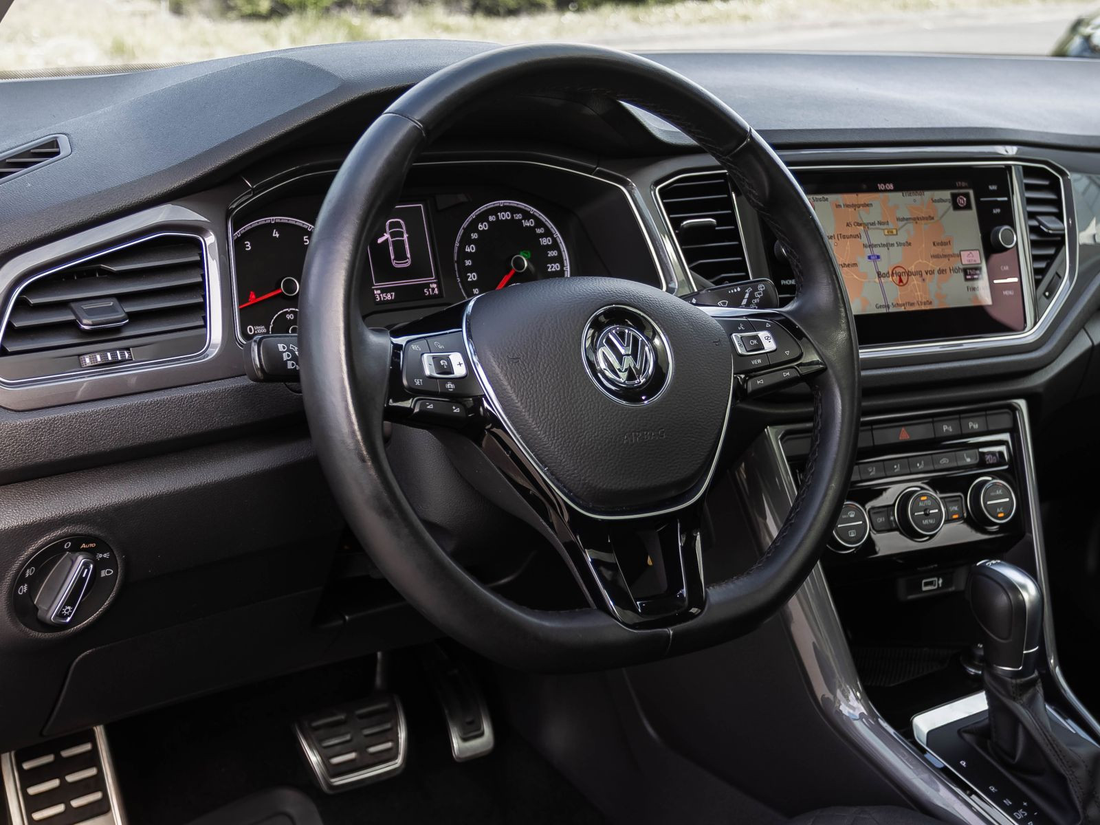 Volkswagen T-ROC 1.5 TSI DSG IQ.DRIVE, Panoramadach, Navi, LED, Rückfahrkamera