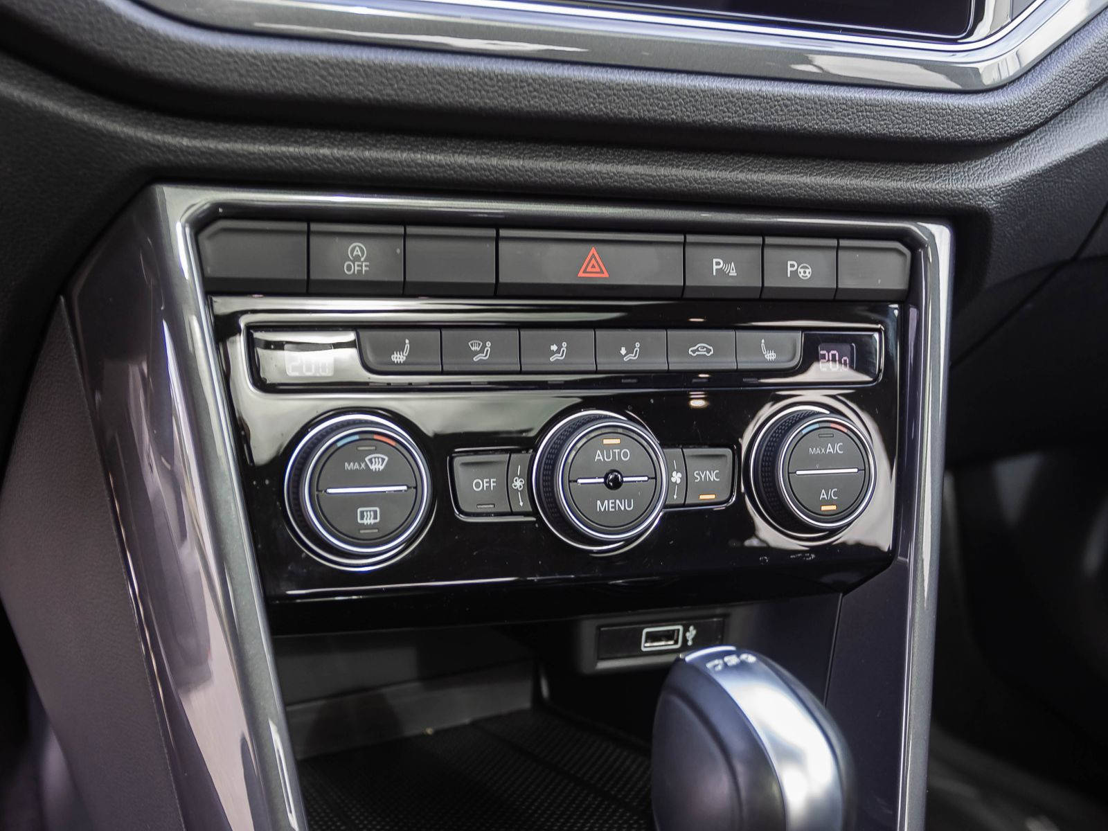Volkswagen T-ROC 1.5 TSI DSG IQ.DRIVE, Panoramadach, Navi, LED, Rückfahrkamera