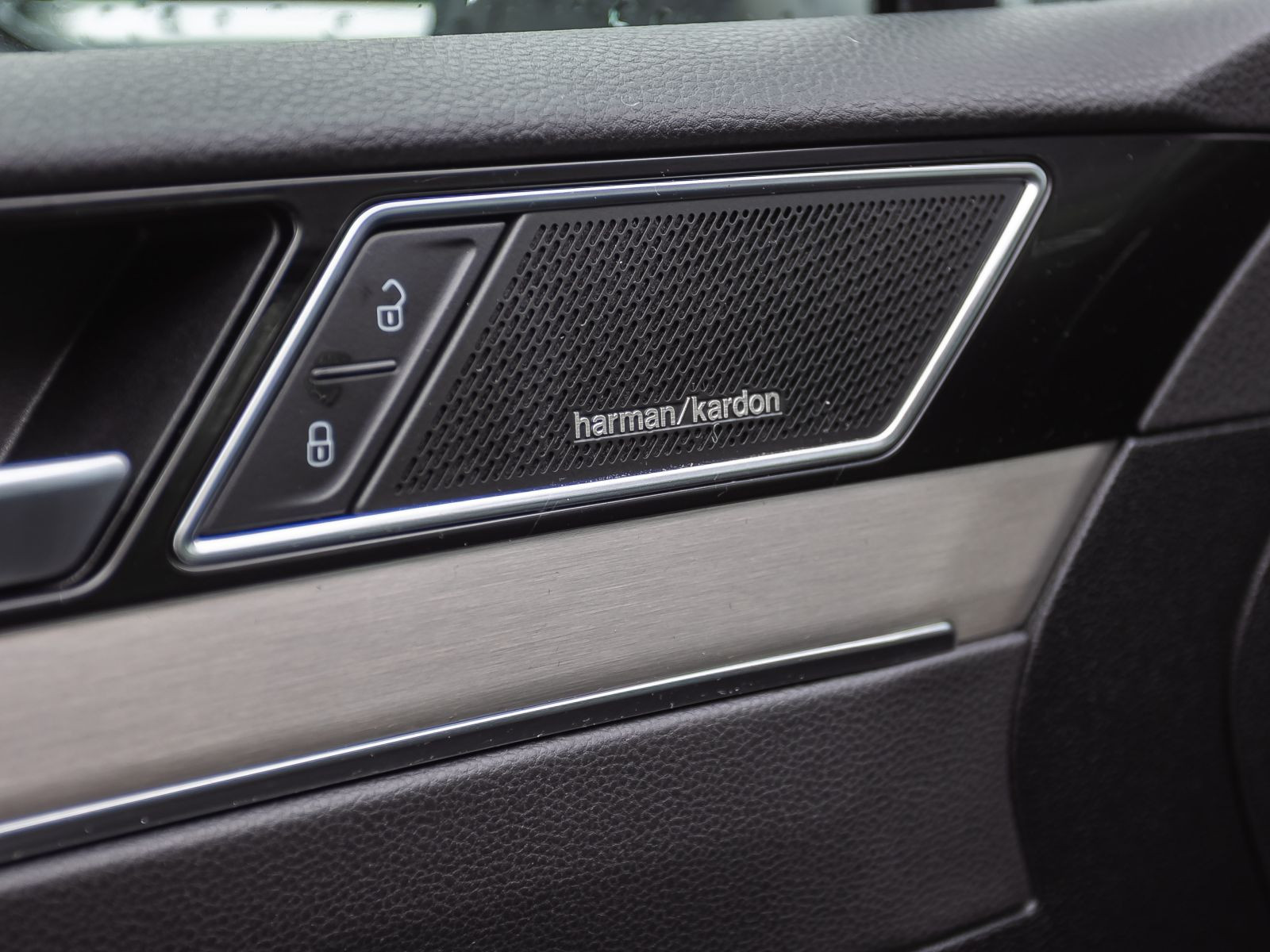 Volkswagen Passat Variant 2.0 TDI Elegance DSG HUD Matrix