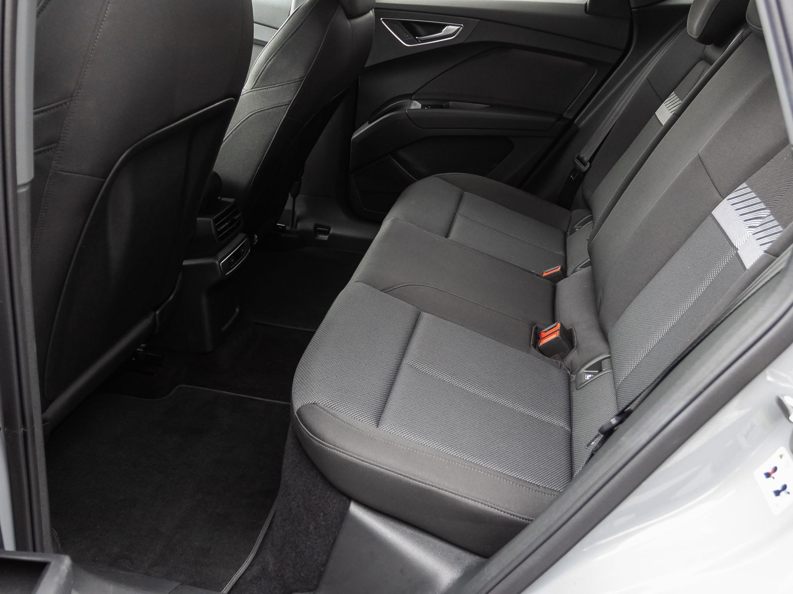 Audi Q4 Sportback e-tron 35 Navi Standklima LED ACC
