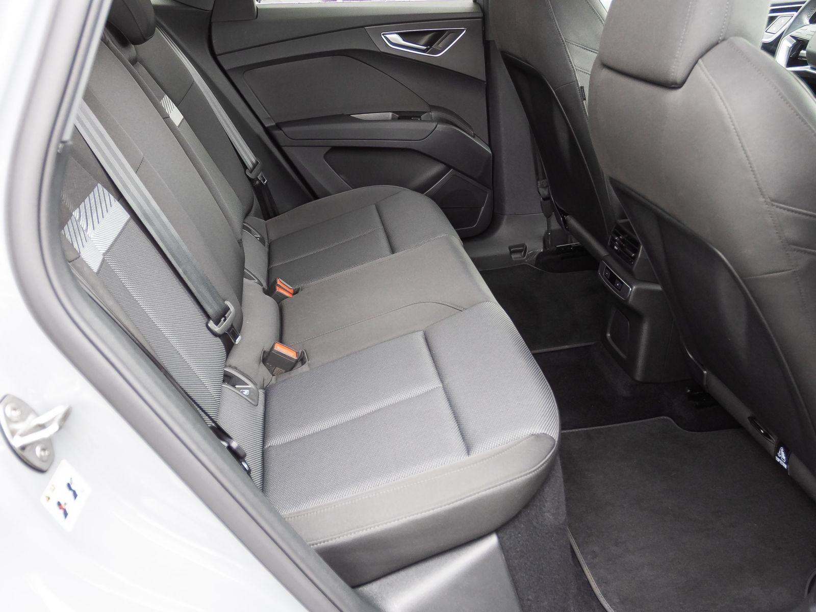 Audi Q4 Sportback e-tron 35 Navi Standklima LED ACC