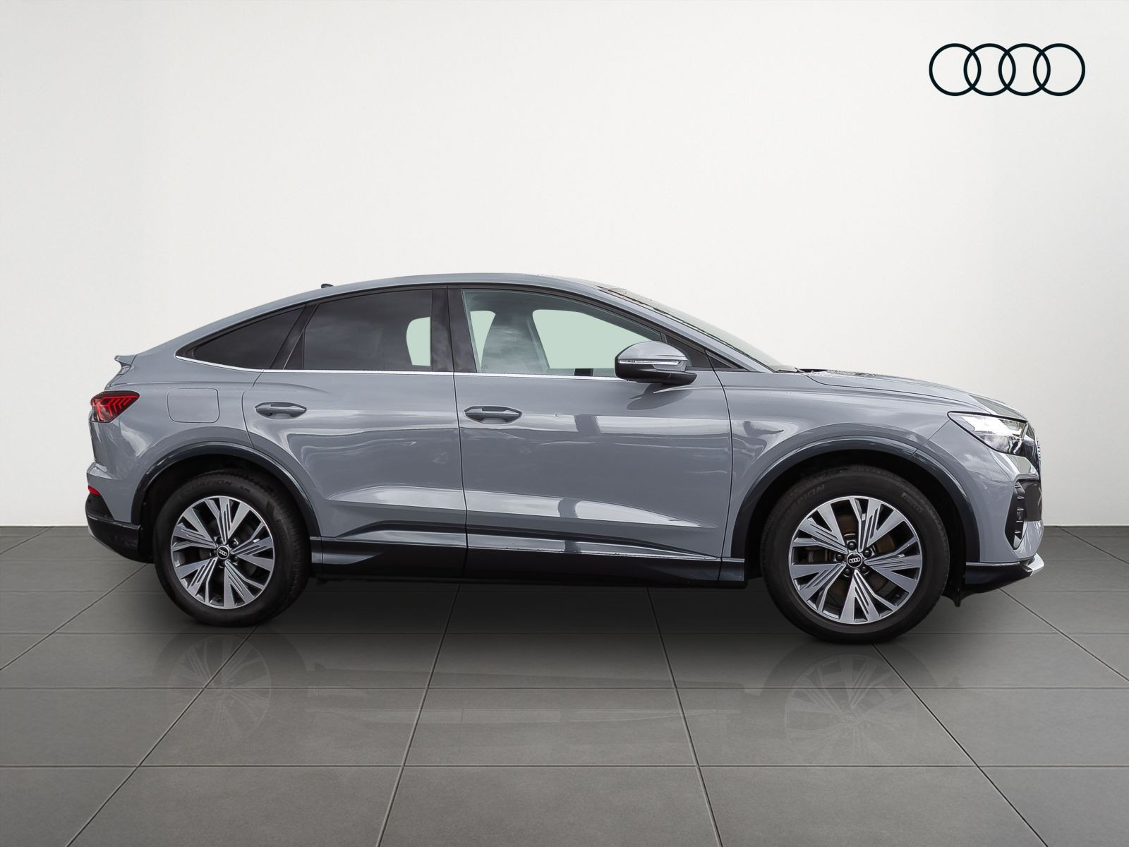 Audi Q4 Sportback e-tron 35 Navi Standklima LED ACC