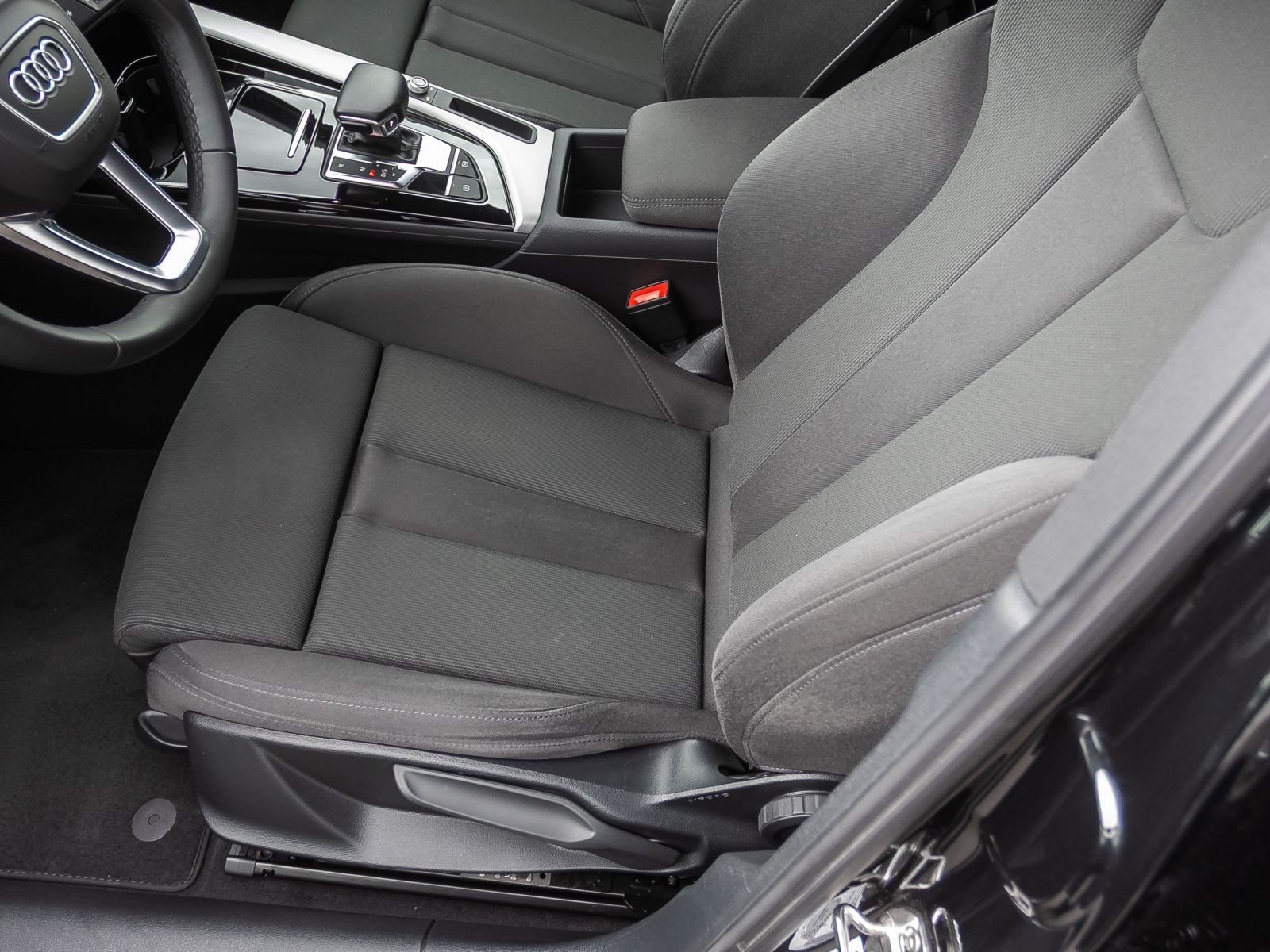 Audi A4 Avant Advanced 35TDI Stronic Navi LED ACC EPH