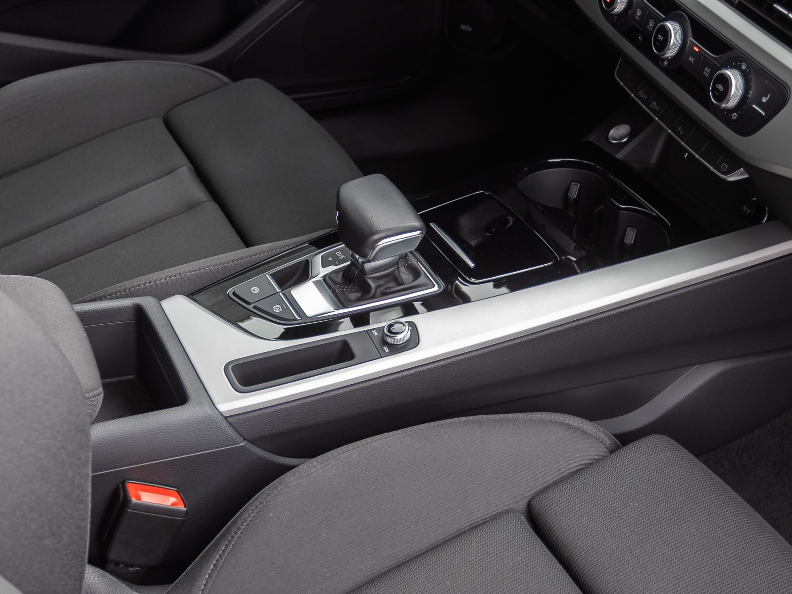 Audi A4 Avant Advanced 35TDI Stronic Navi LED ACC EPH