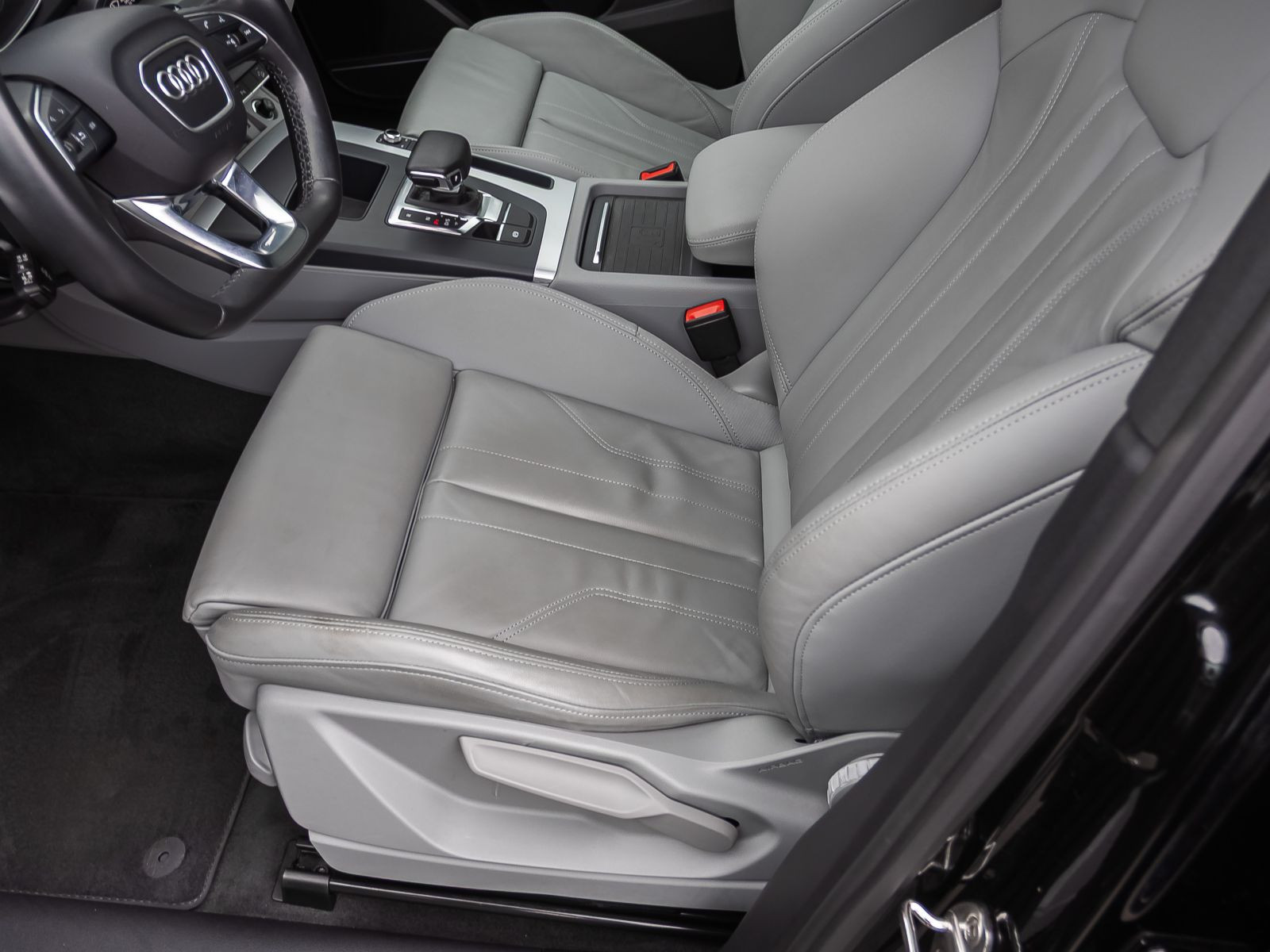 Audi Q5 S line 45TFSI qu Stronic Navi LED B&O CarPlay