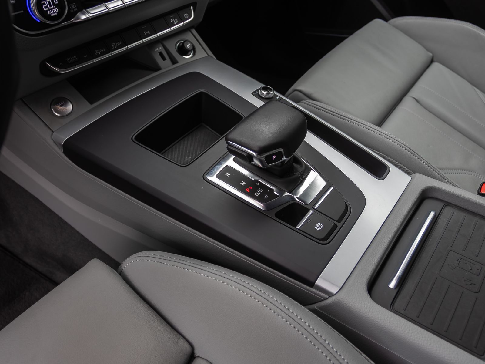 Audi Q5 S line 45TFSI qu Stronic Navi LED B&O CarPlay