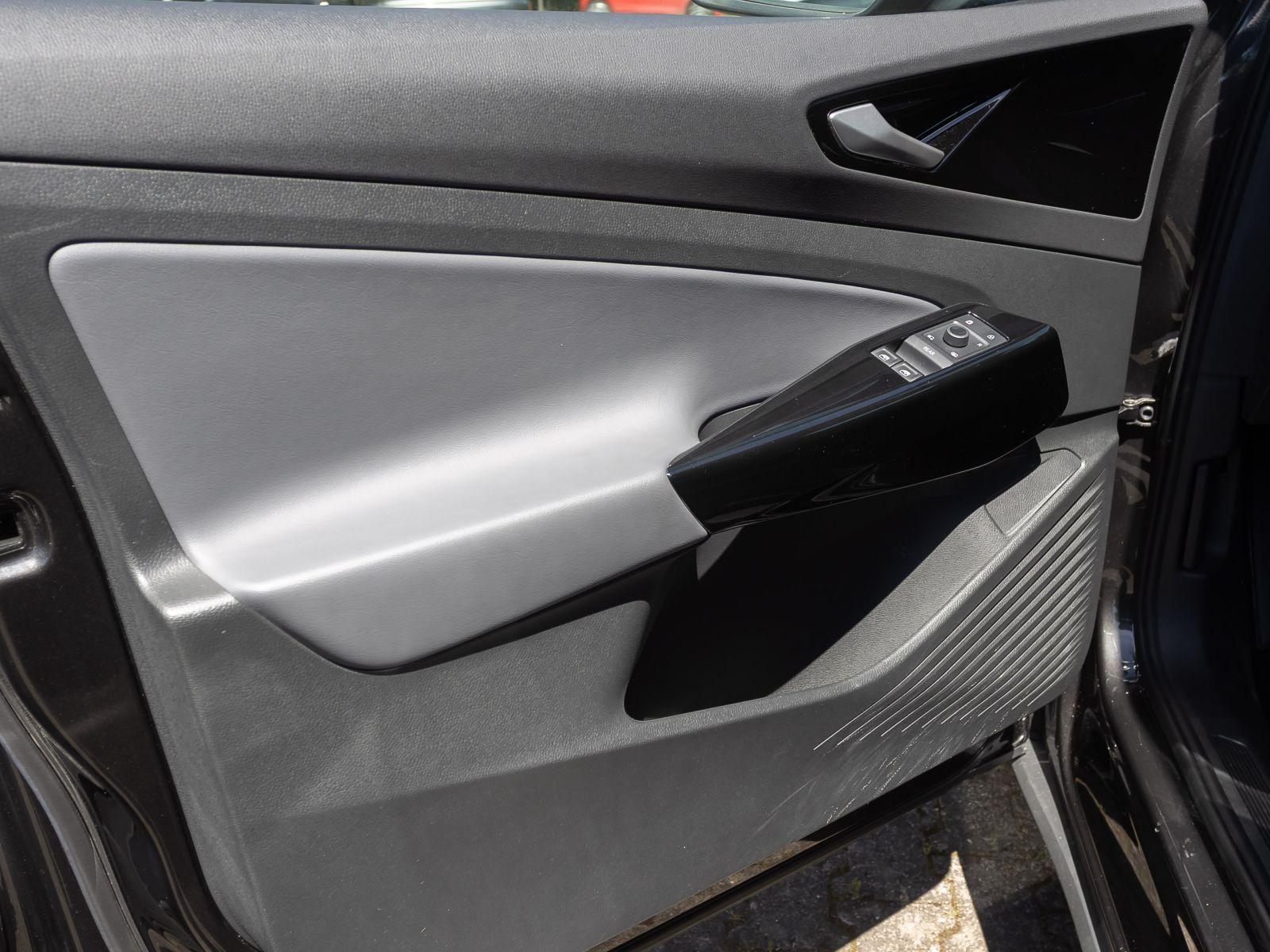 Volkswagen ID.4 Pure Performance Navi LED Standklima ACC EPH