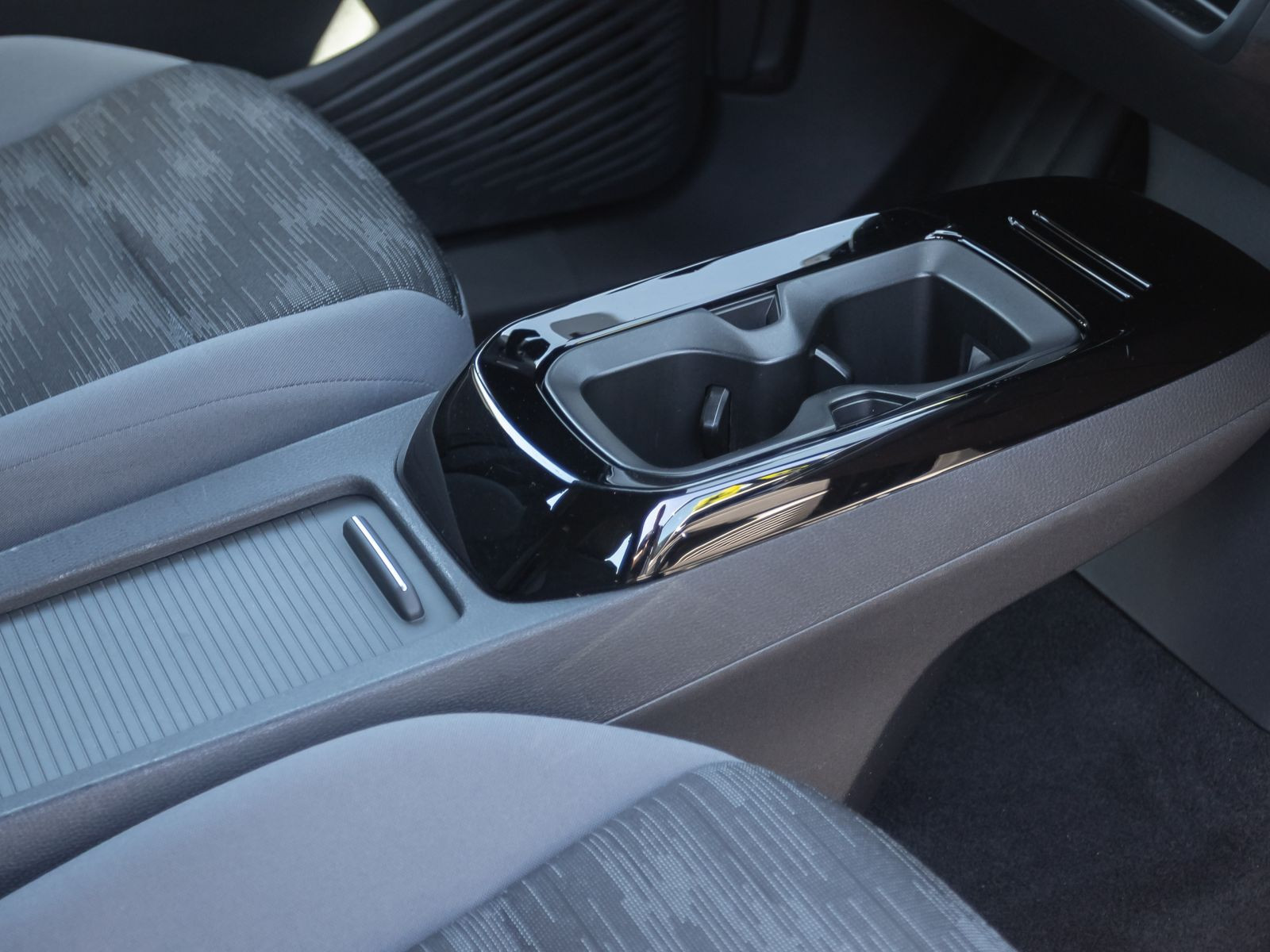 Volkswagen ID.4 Pure Performance Navi LED Standklima ACC EPH