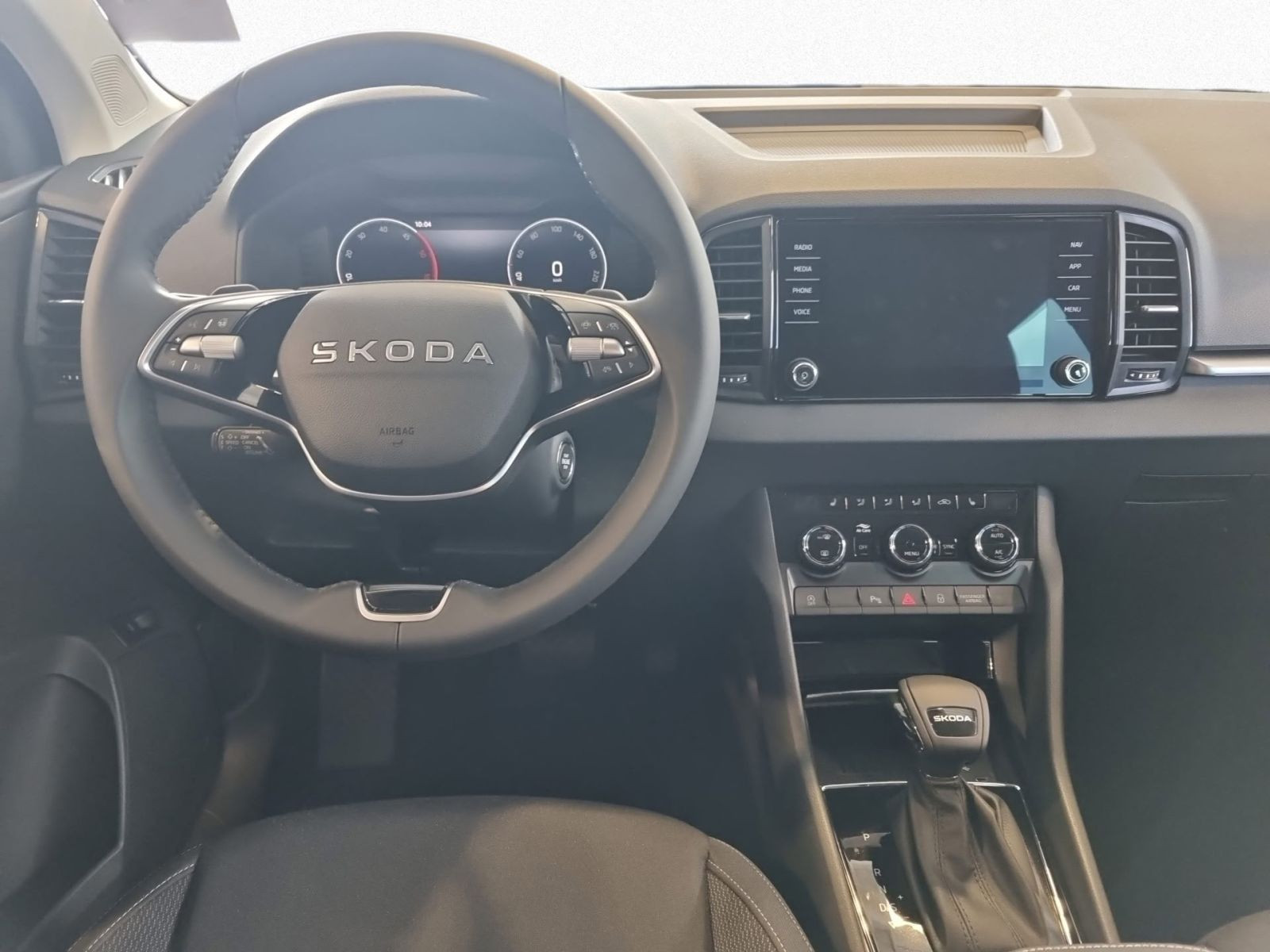 Skoda Karoq Tour 2,0 TDI DSG ACC AHK NAVI RFK KESSY