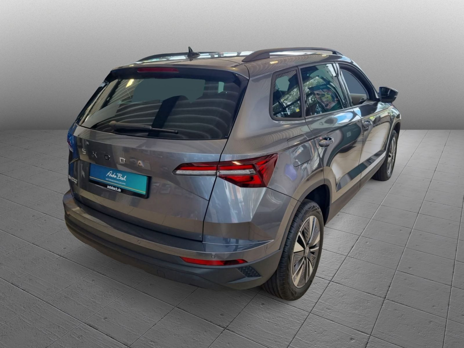 Skoda Karoq Tour 2,0 TDI DSG ACC AHK NAVI RFK KESSY