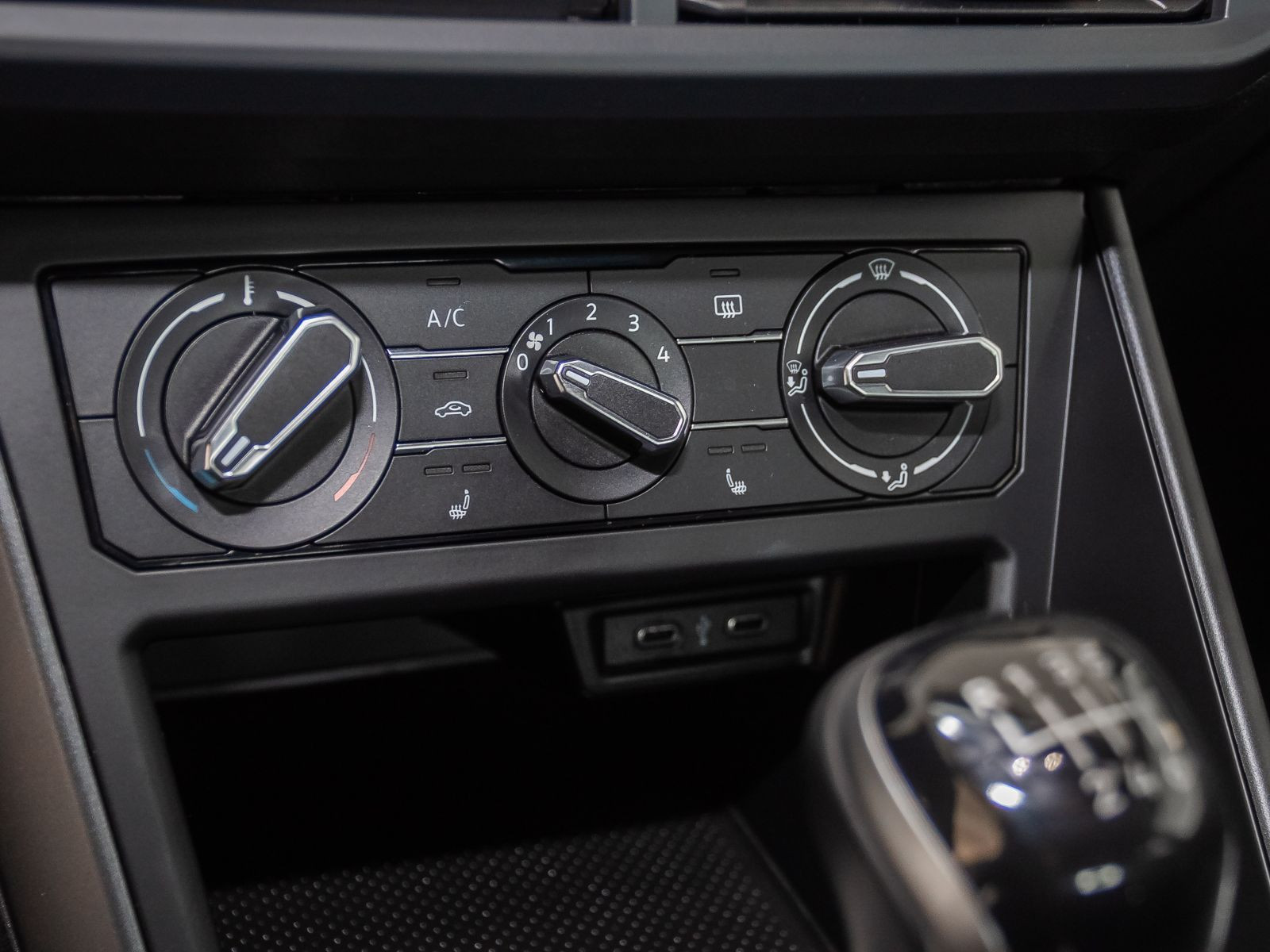 Volkswagen Taigo R-Line 1.0TSI Matrix CarPlay EPH DAB