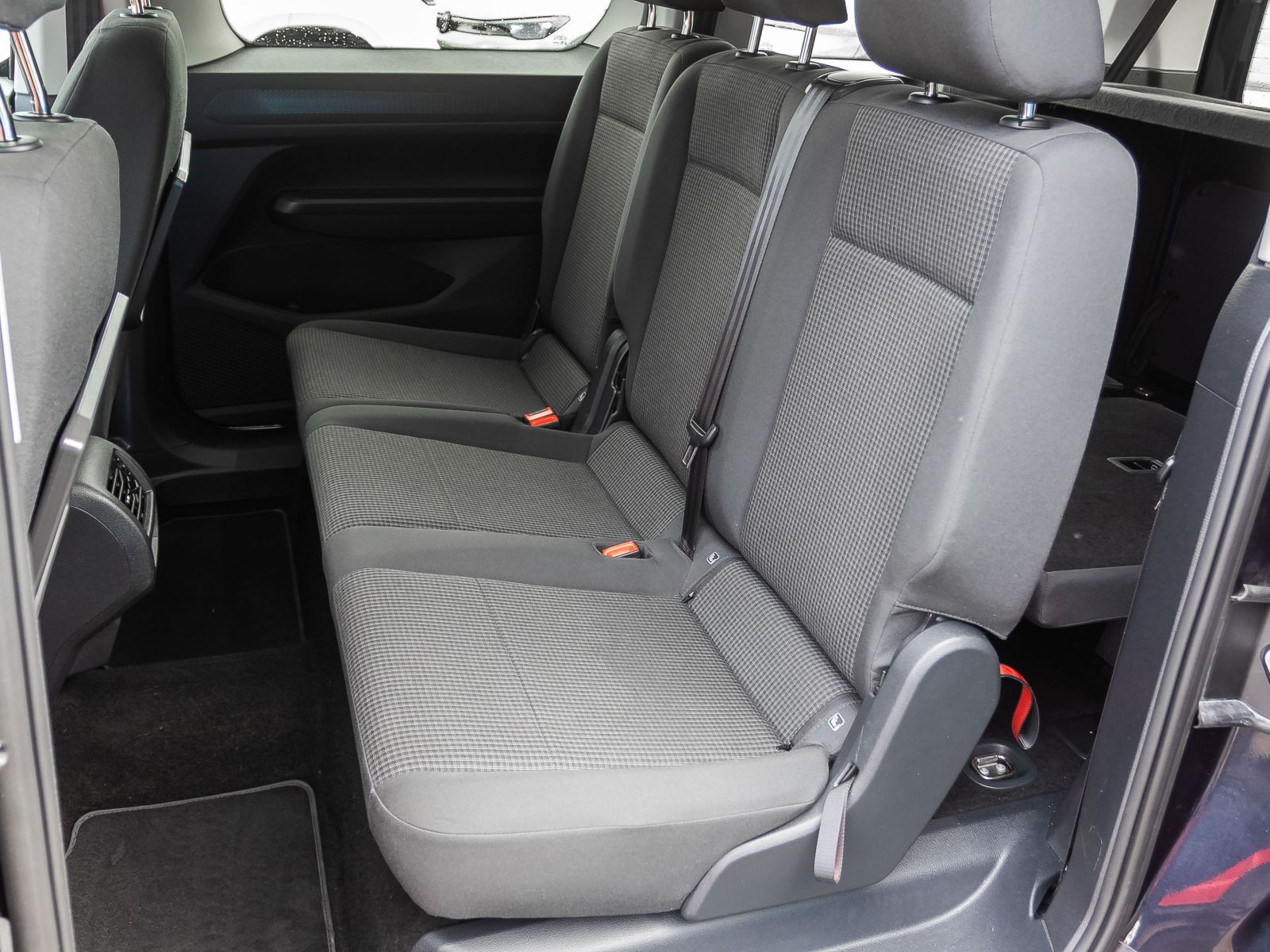 Volkswagen Caddy Maxi 1.5 TSI Basis, AHK, App-Connect, Klima, Mobiltelefon-Schnittstelle