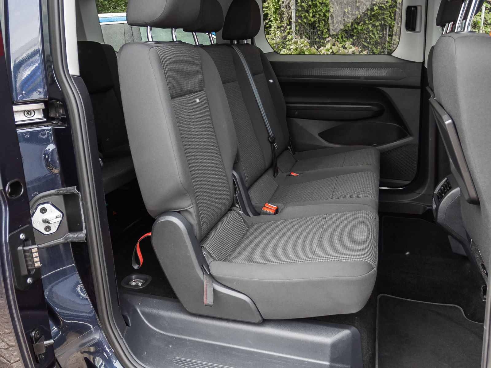 Volkswagen Caddy Maxi 1.5 TSI Basis, AHK, App-Connect, Klima, Mobiltelefon-Schnittstelle