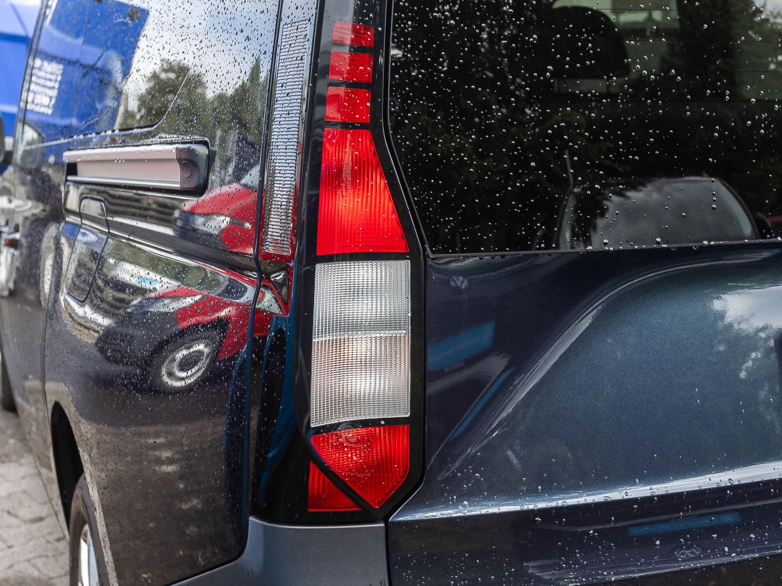 Volkswagen Caddy Maxi 1.5 TSI Basis, AHK, App-Connect, Klima, Mobiltelefon-Schnittstelle