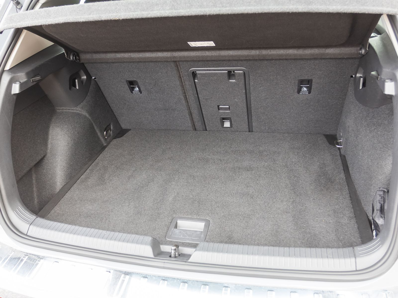 Volkswagen Golf VIII Life 1.5TSI Navi LED ACC CarPlay EPH