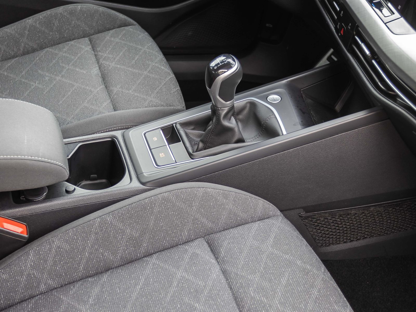 Volkswagen Golf VIII Life 1.5TSI Navi LED ACC CarPlay EPH