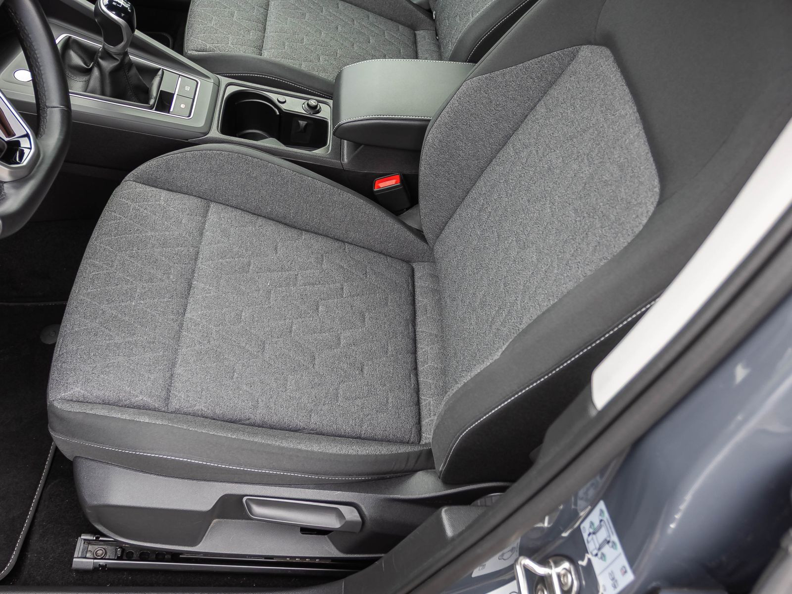 Volkswagen Golf VIII 1.5 TSI MOVE, Navi, LED, ACC, App-Connect, Klima