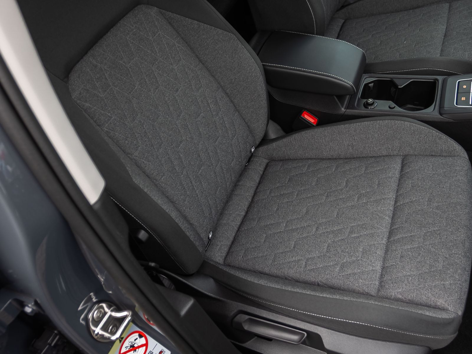 Volkswagen Golf VIII 1.5 TSI MOVE, Navi, LED, ACC, App-Connect, Klima