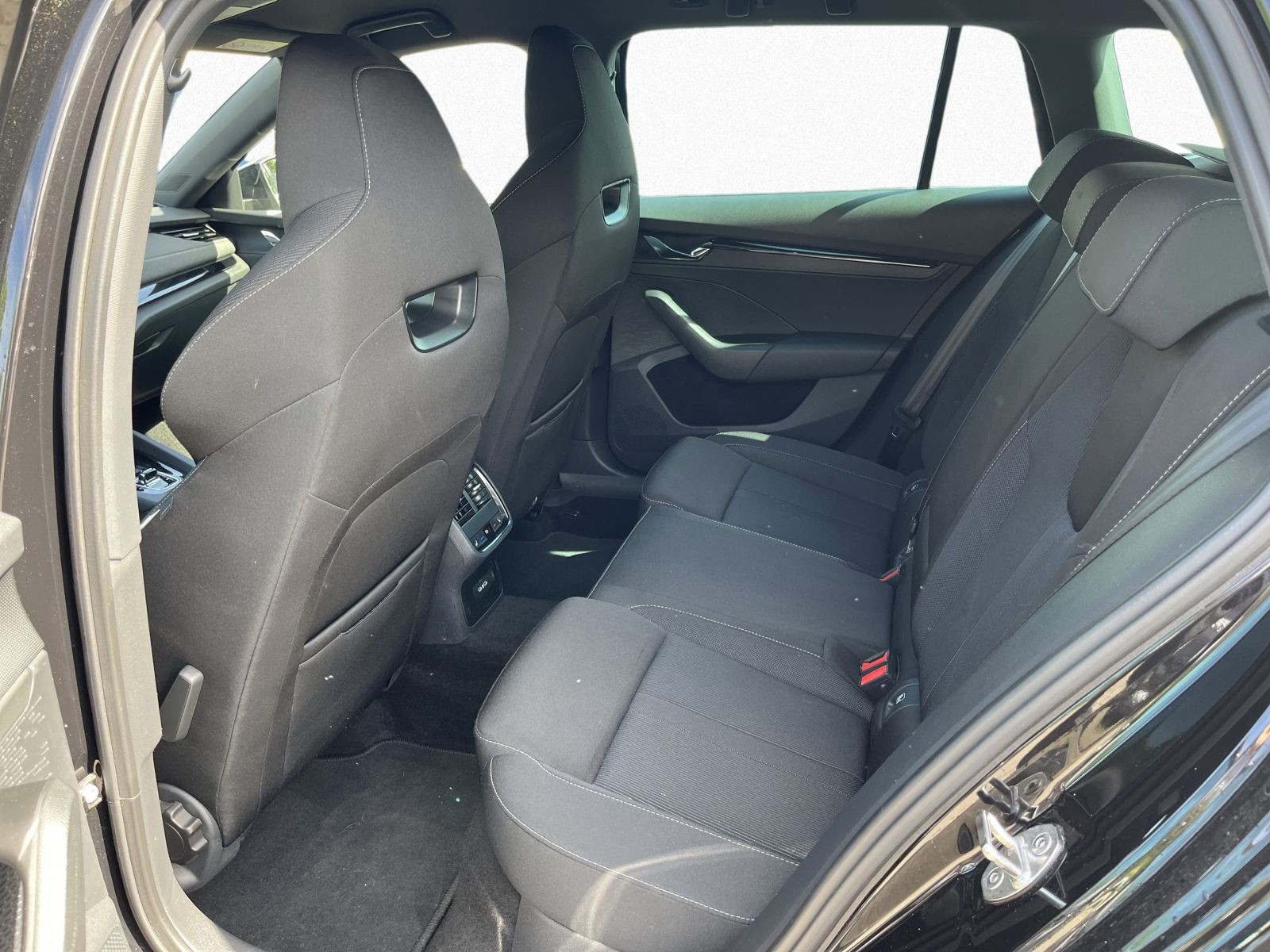 Skoda Octavia Combi Sportline 2.0TSI DSG LED Sitzhzg GRA