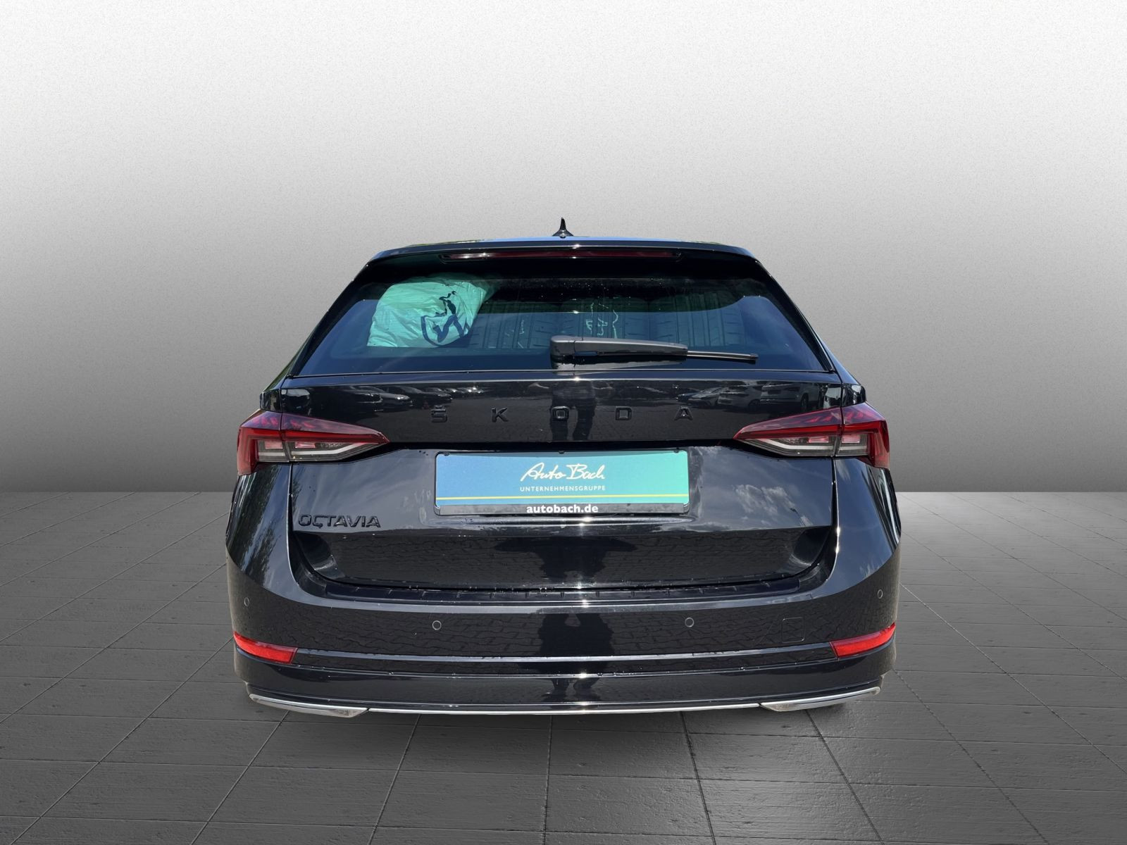 Skoda Octavia Combi Sportline 2.0TSI DSG LED Sitzhzg GRA