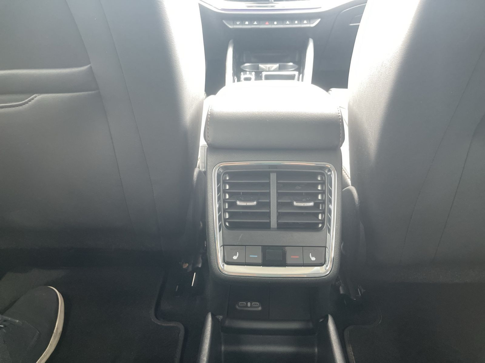 Skoda Enyaq 80 Navi LED Standklima ACC EPH CarPlay AHK