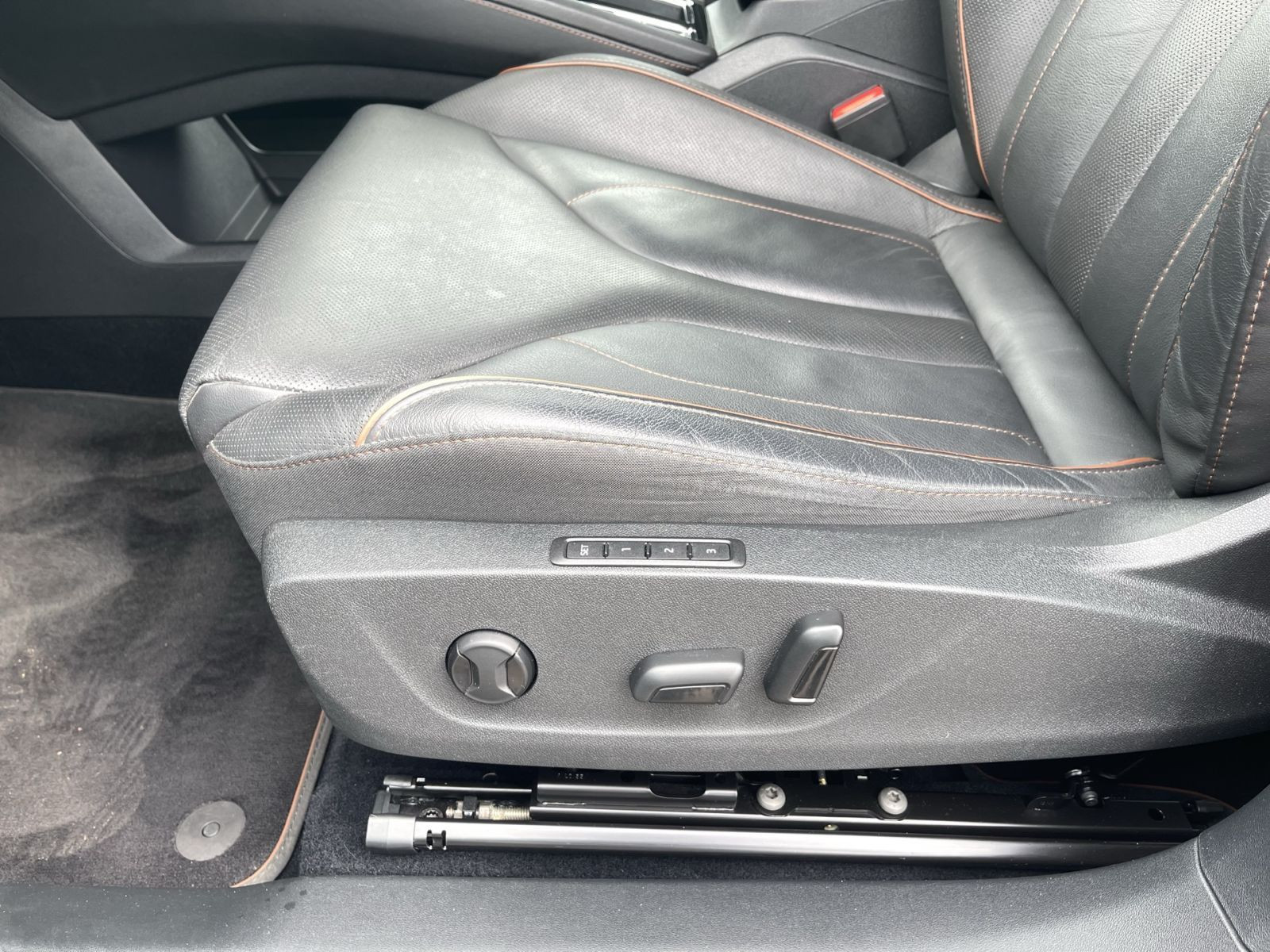 Skoda Enyaq 80 Navi LED Standklima ACC EPH CarPlay AHK
