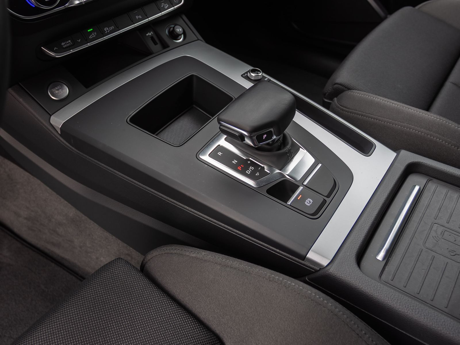 Audi Q5 adv 50TFSIe qu Stronic Navi LED ACC EPH AHK