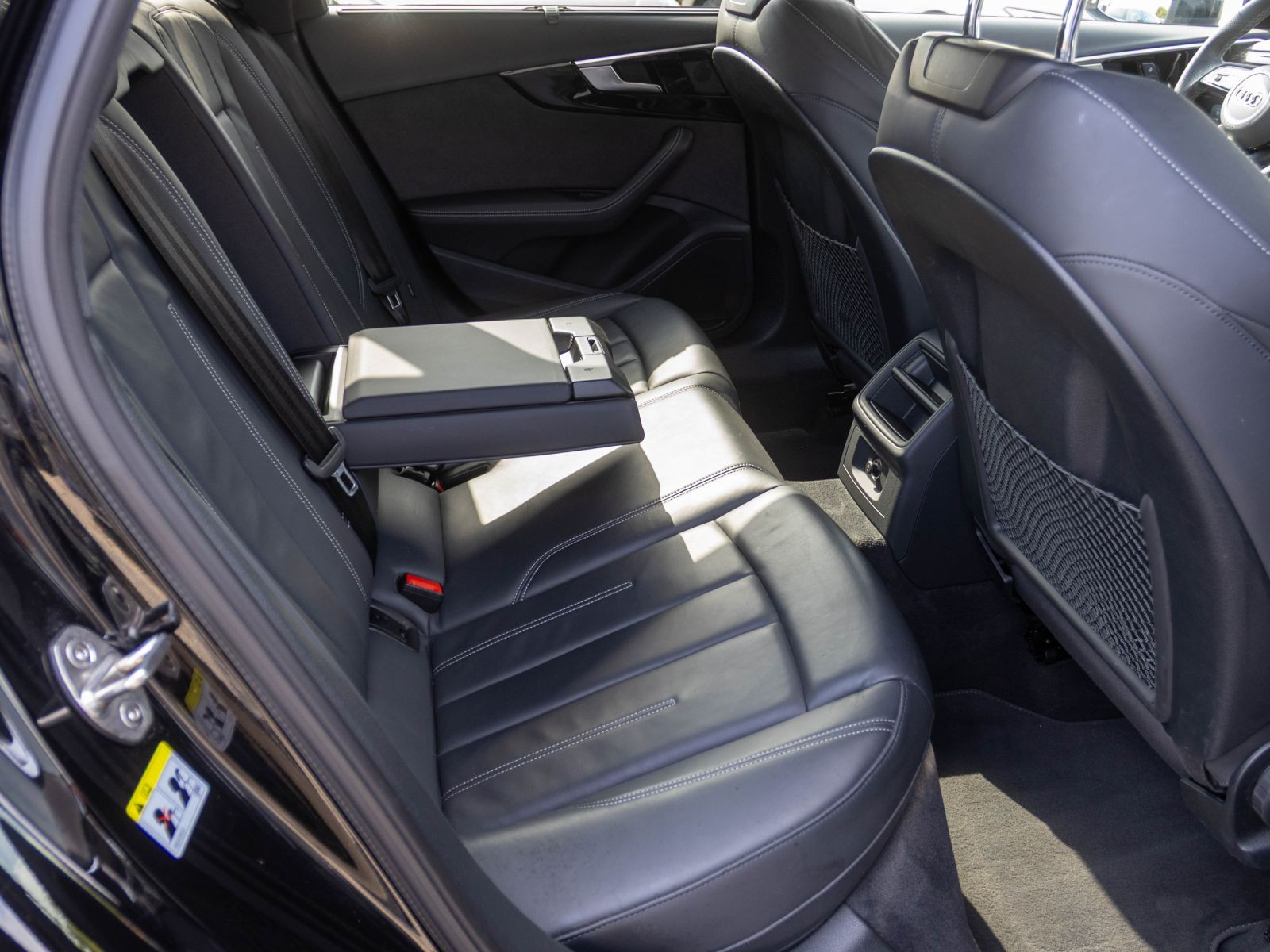 Audi A4 Avant Advanced 40TFSI Stronic Navi HuD Matrix