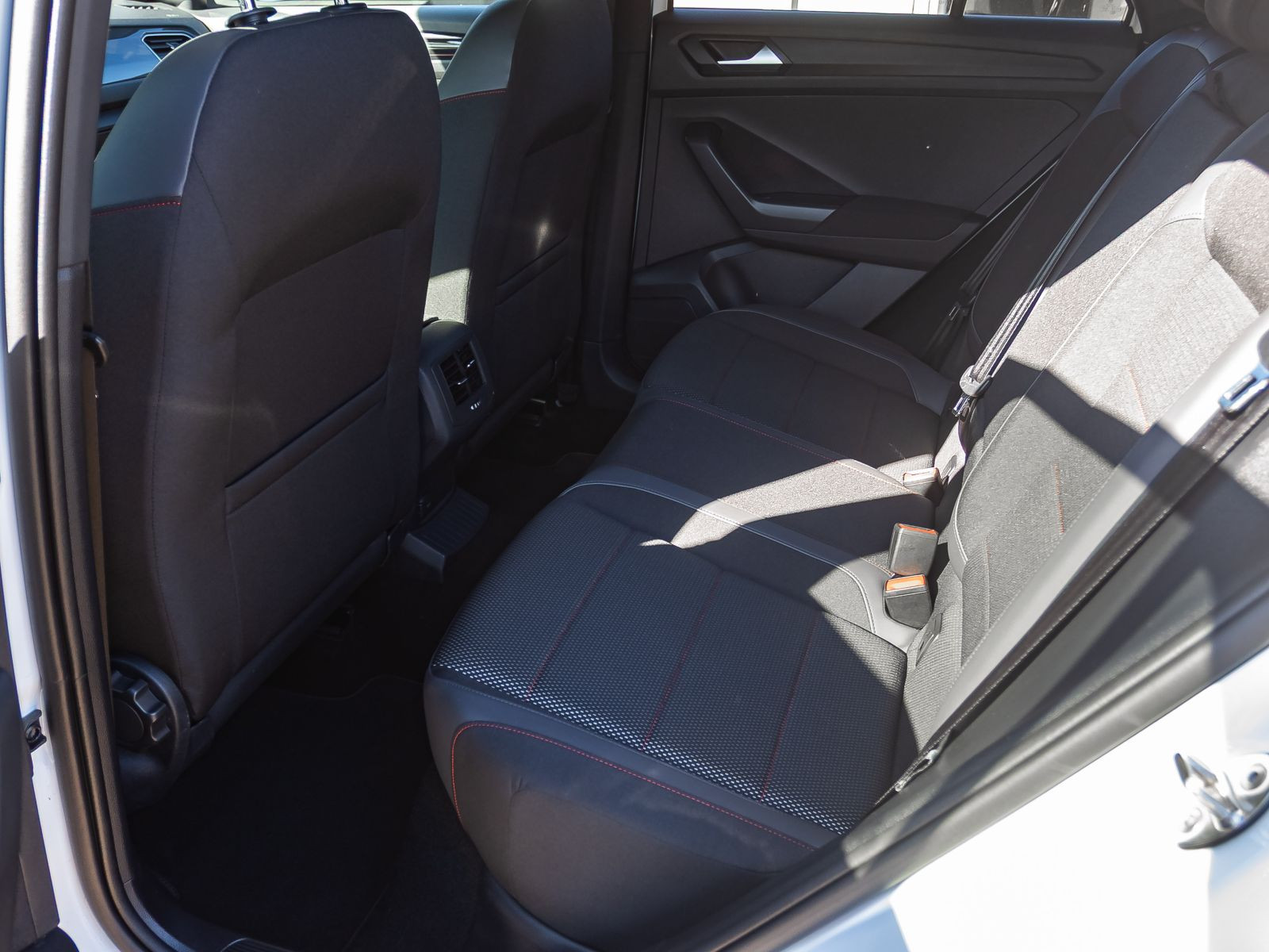 Volkswagen T-Roc Sport 1.5TSI DSG Navi LED ACC EPH