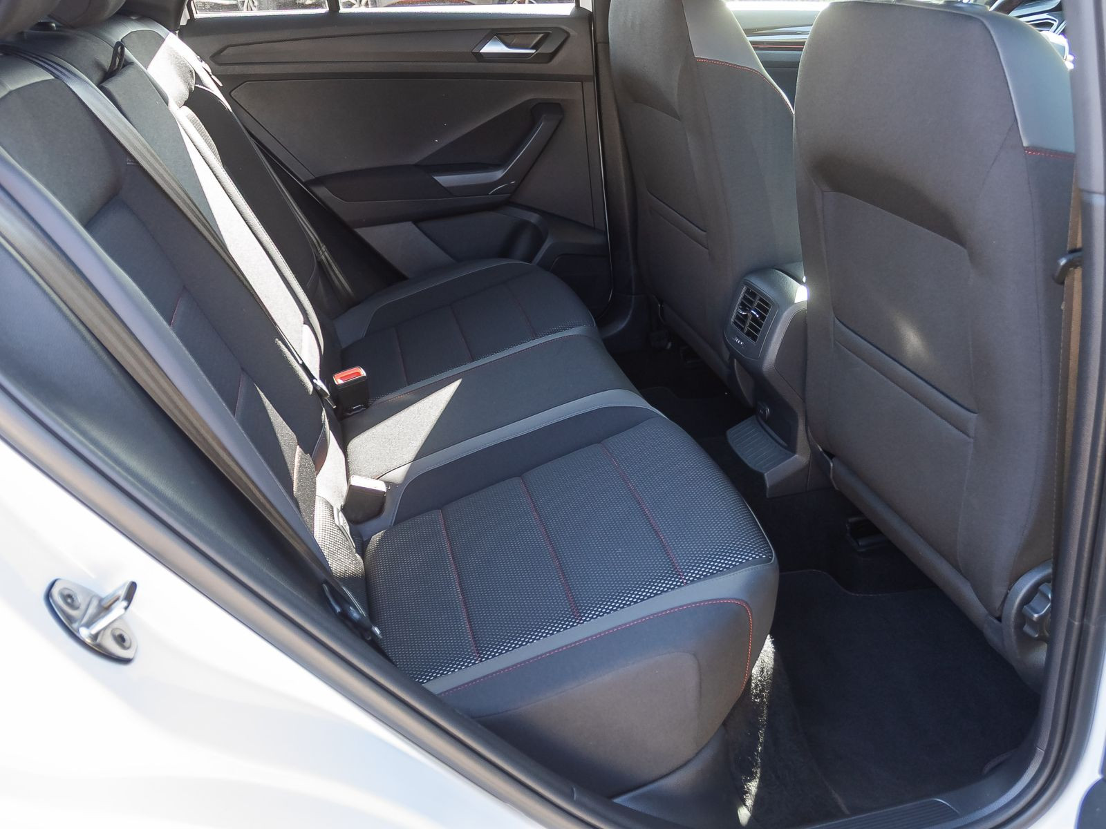 Volkswagen T-Roc Sport 1.5TSI DSG Navi LED ACC EPH