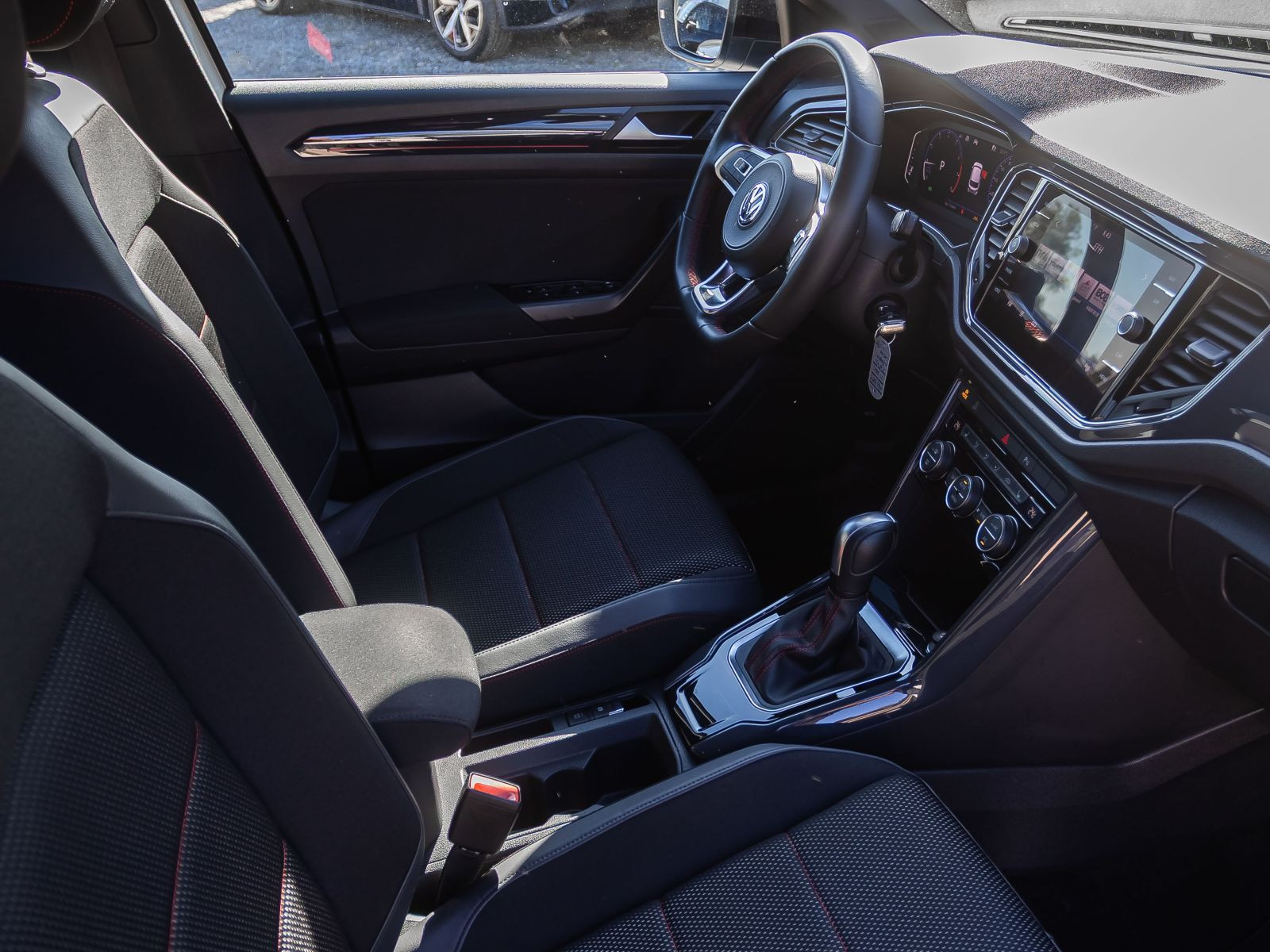 Volkswagen T-Roc Sport 1.5TSI DSG Navi LED ACC EPH