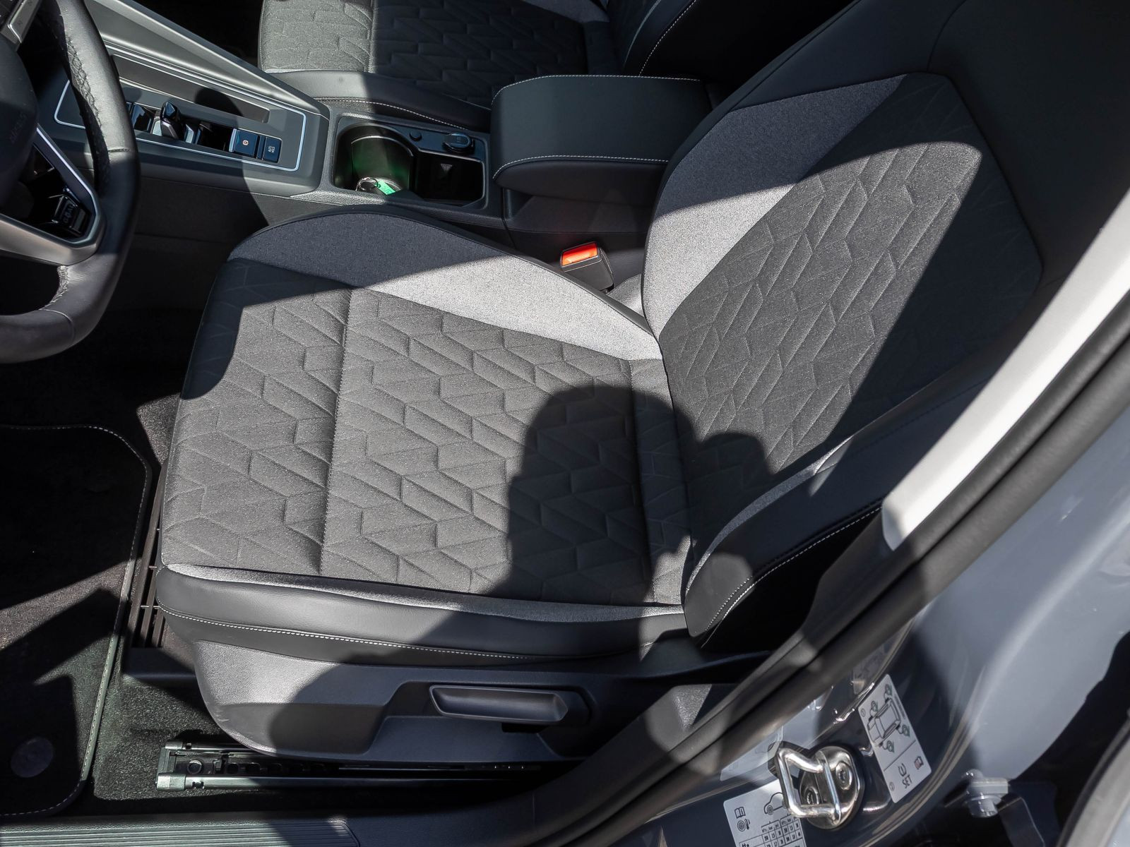 Volkswagen Golf VIII 1.5 TSI DSG Goal, Navi, LED, AHK, Rückfahrkamera, App-Connect