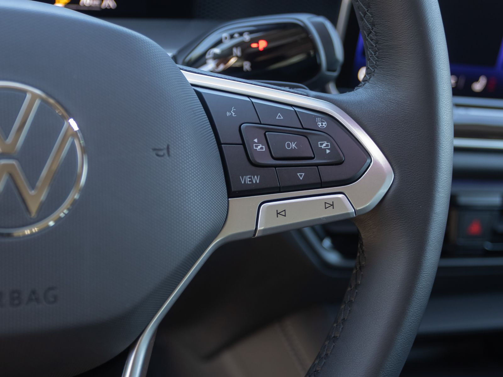 Volkswagen Tayron 1.5 eTSI DSG Life, HD-LED-Matrix, Navi, 7-Sitze, Area View inkl. Rückfahrkamera