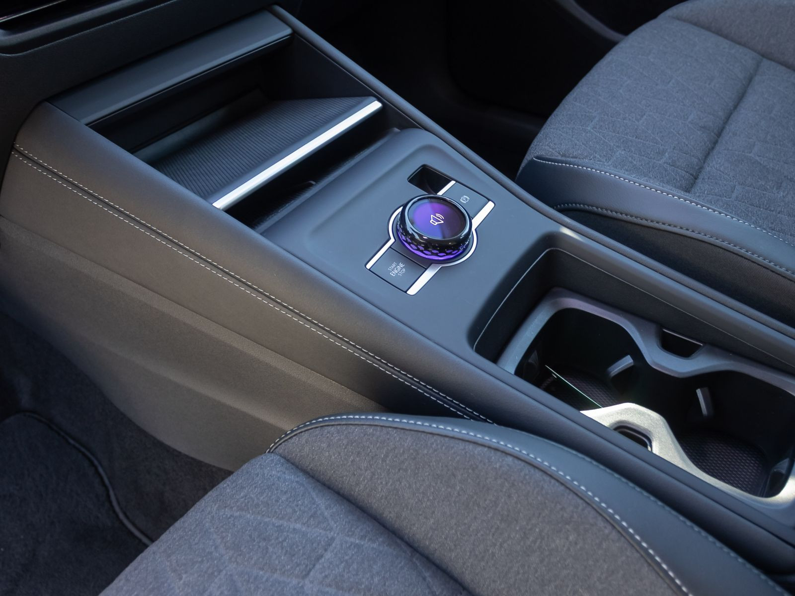 Volkswagen Tayron 1.5 eTSI DSG Life, HD-LED-Matrix, Navi, 7-Sitze, Area View inkl. Rückfahrkamera