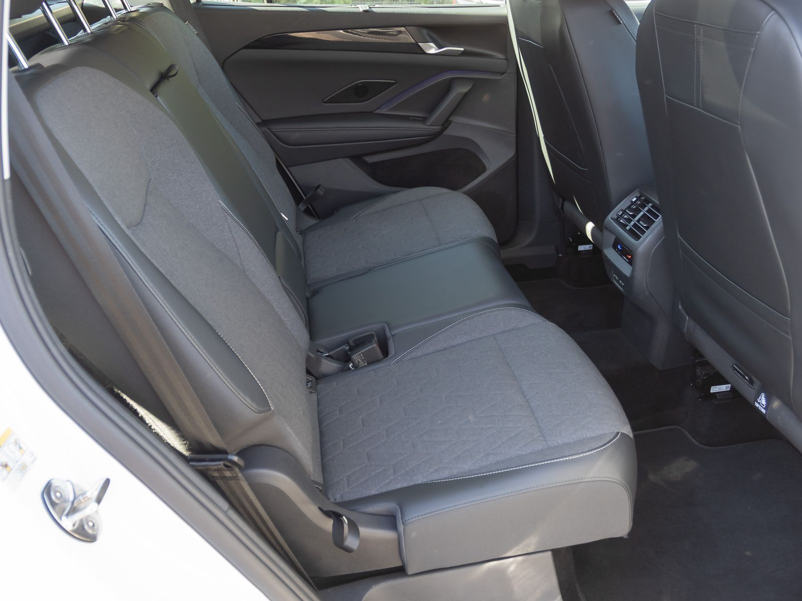 Volkswagen Tayron 1.5 eTSI DSG Life, HD-LED-Matrix, Navi, 7-Sitze, Area View inkl. Rückfahrkamera