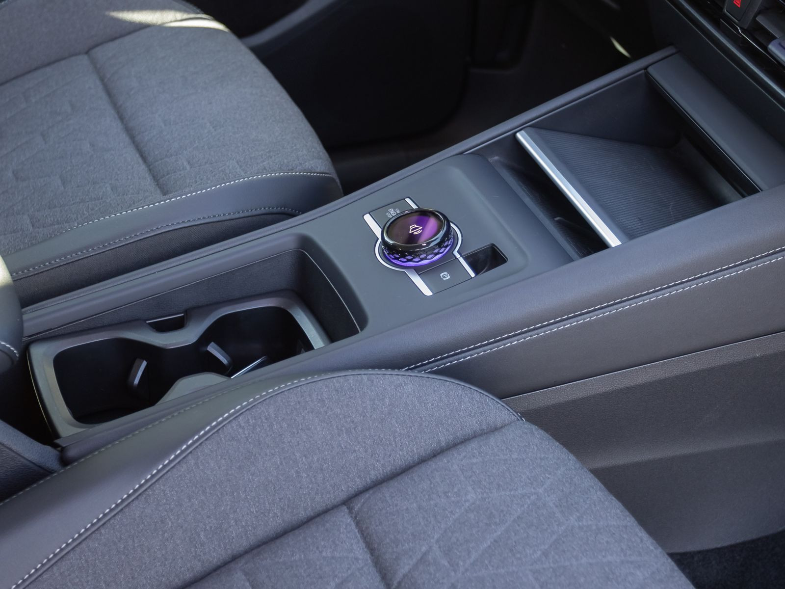 Volkswagen Tayron 1.5 eTSI DSG Life, HD-LED-Matrix, Navi, 7-Sitze, Area View inkl. Rückfahrkamera