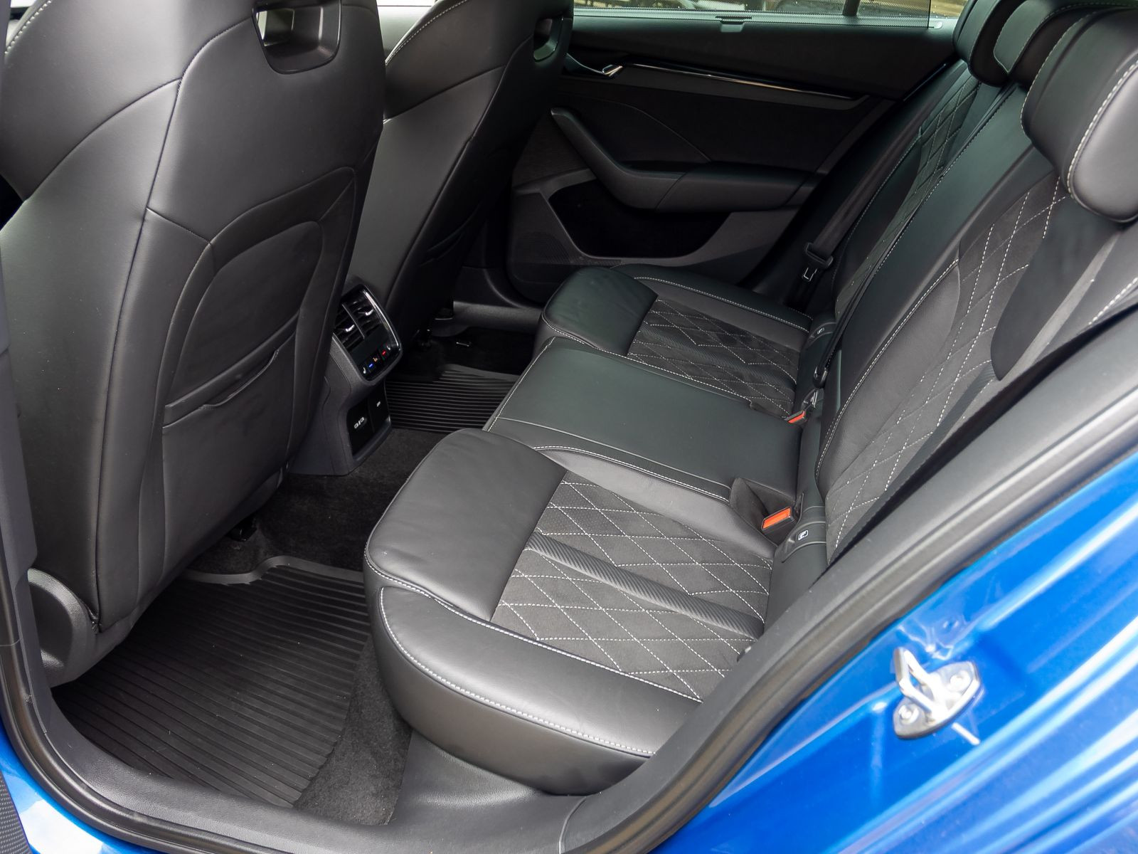 Skoda Octavia Combi RS 1.4 TSI iV Navi LED GRA Sitzhzg