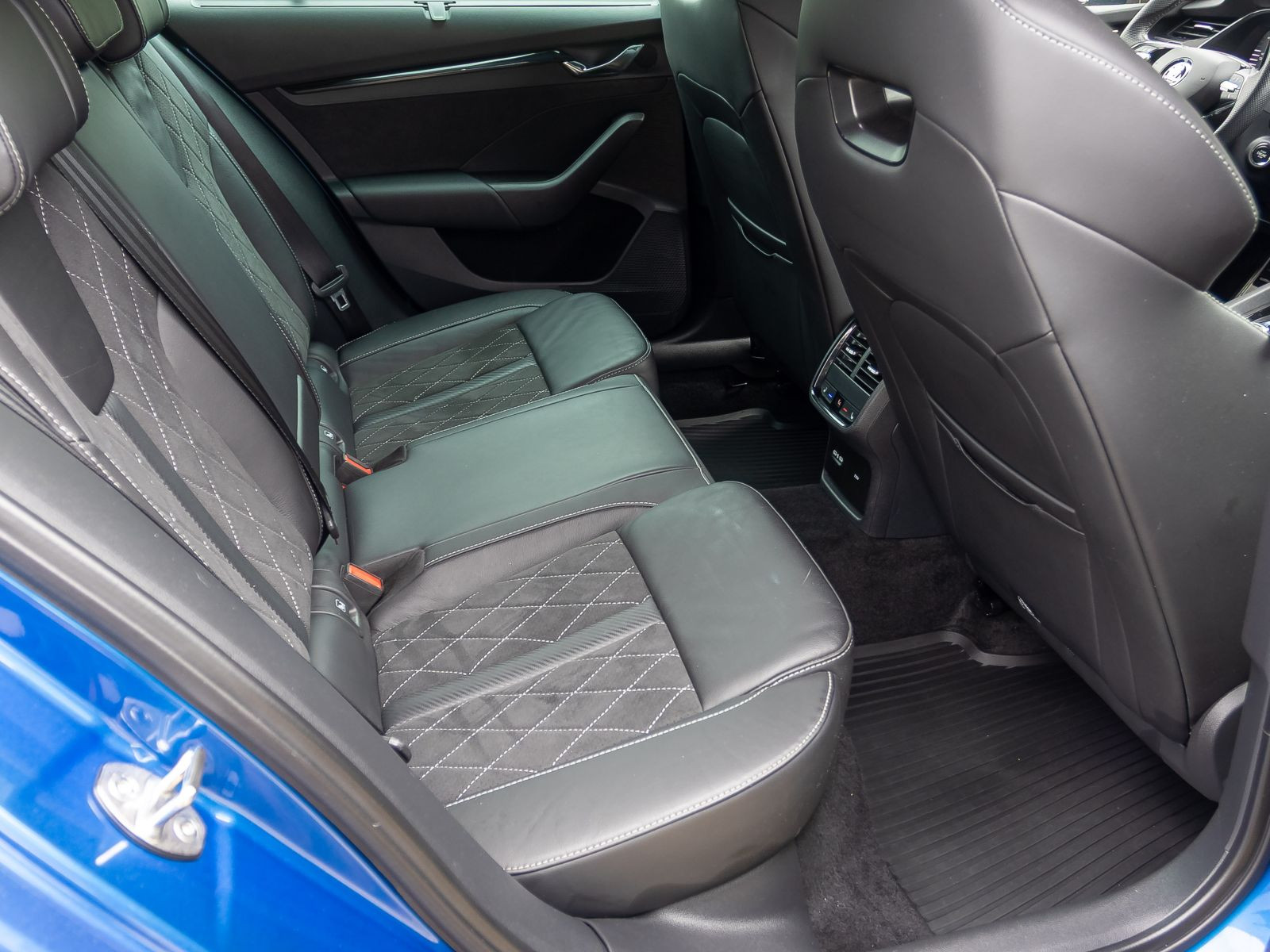 Skoda Octavia Combi RS 1.4 TSI iV Navi LED GRA Sitzhzg