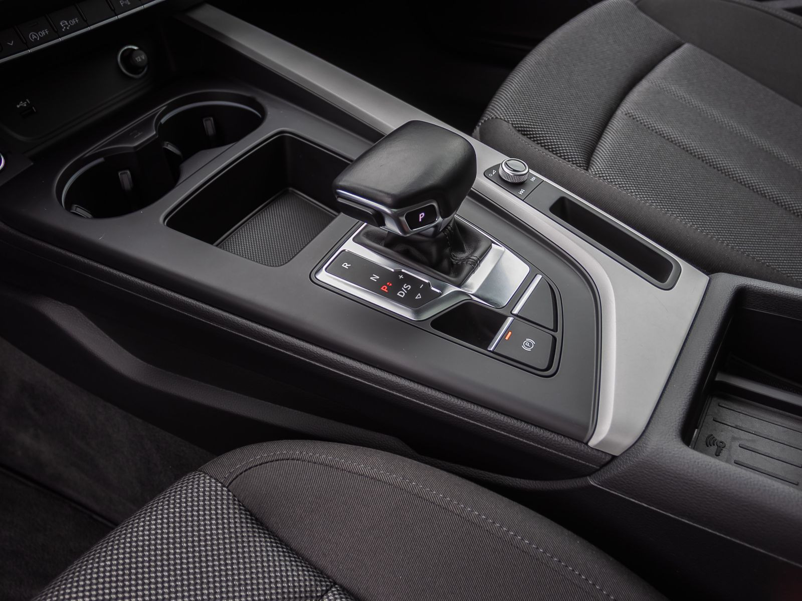 Audi A4 Avant Adv. 40TFSI Stronic Navi LED EPH ACC GRA