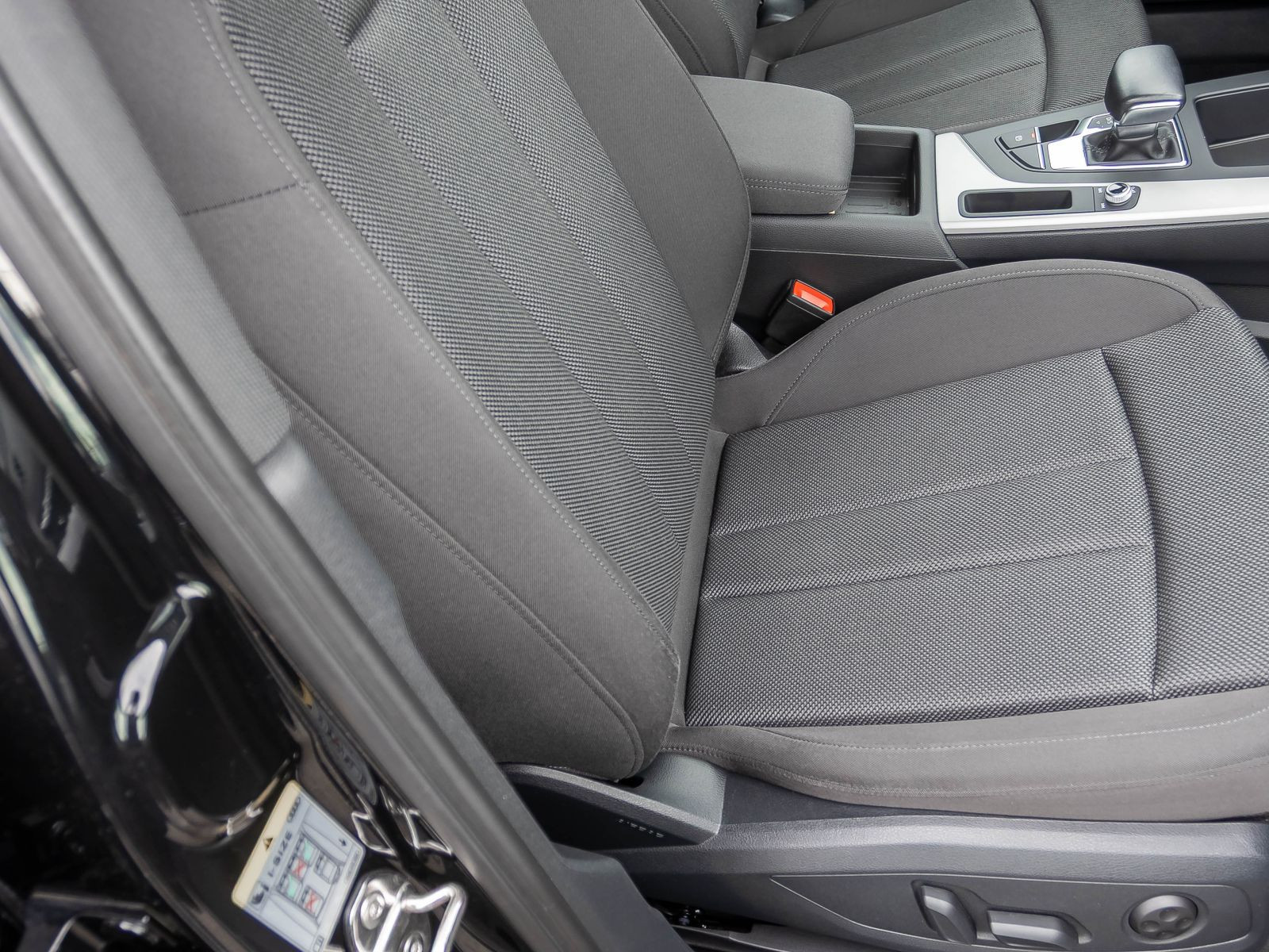 Audi A4 Avant Adv. 40TFSI Stronic Navi LED EPH ACC GRA