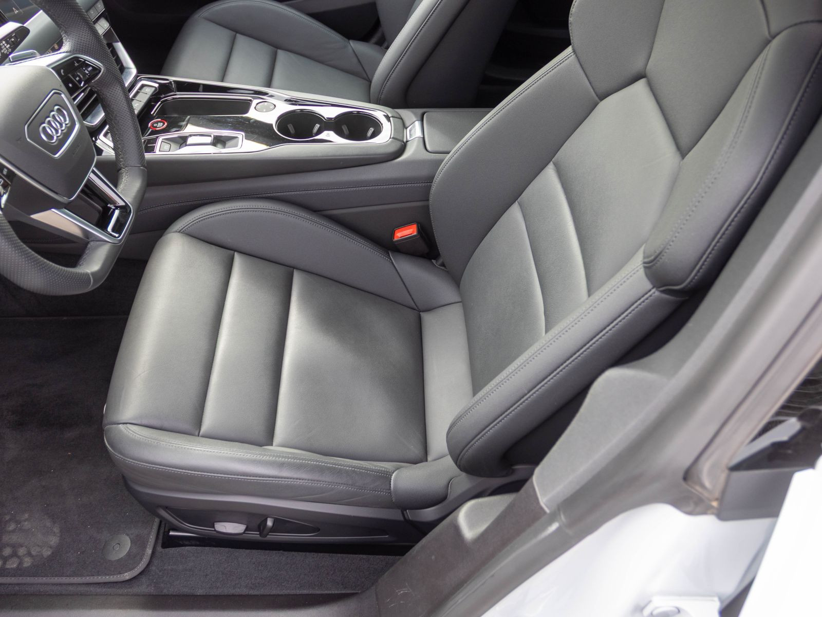 Audi e-tron GT quattro Navi LED Standklima Panorama EPH