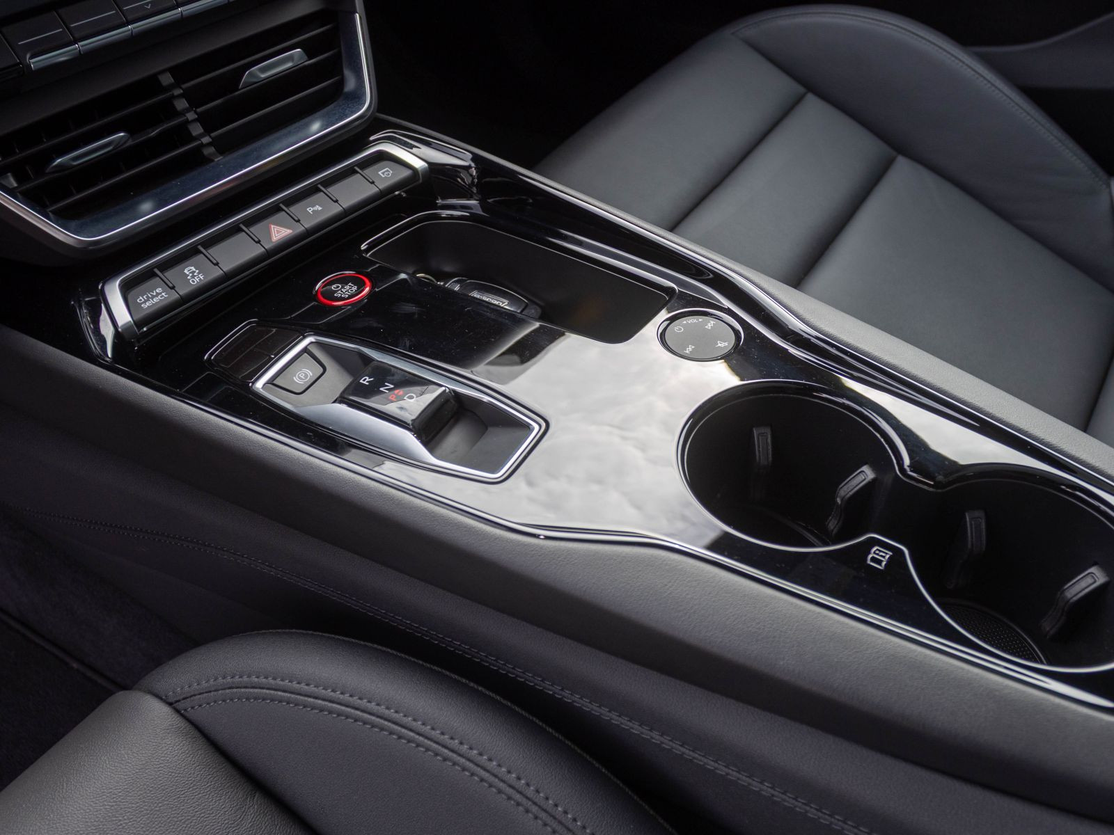 Audi e-tron GT quattro Navi LED Standklima Panorama EPH