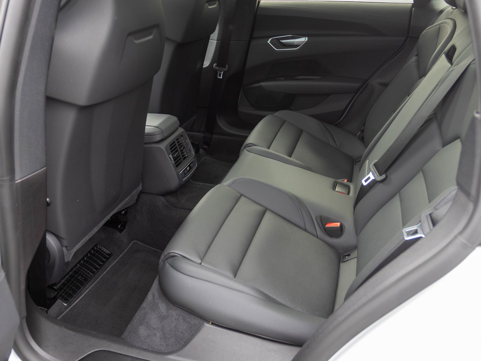 Audi e-tron GT quattro Navi LED Standklima Panorama EPH
